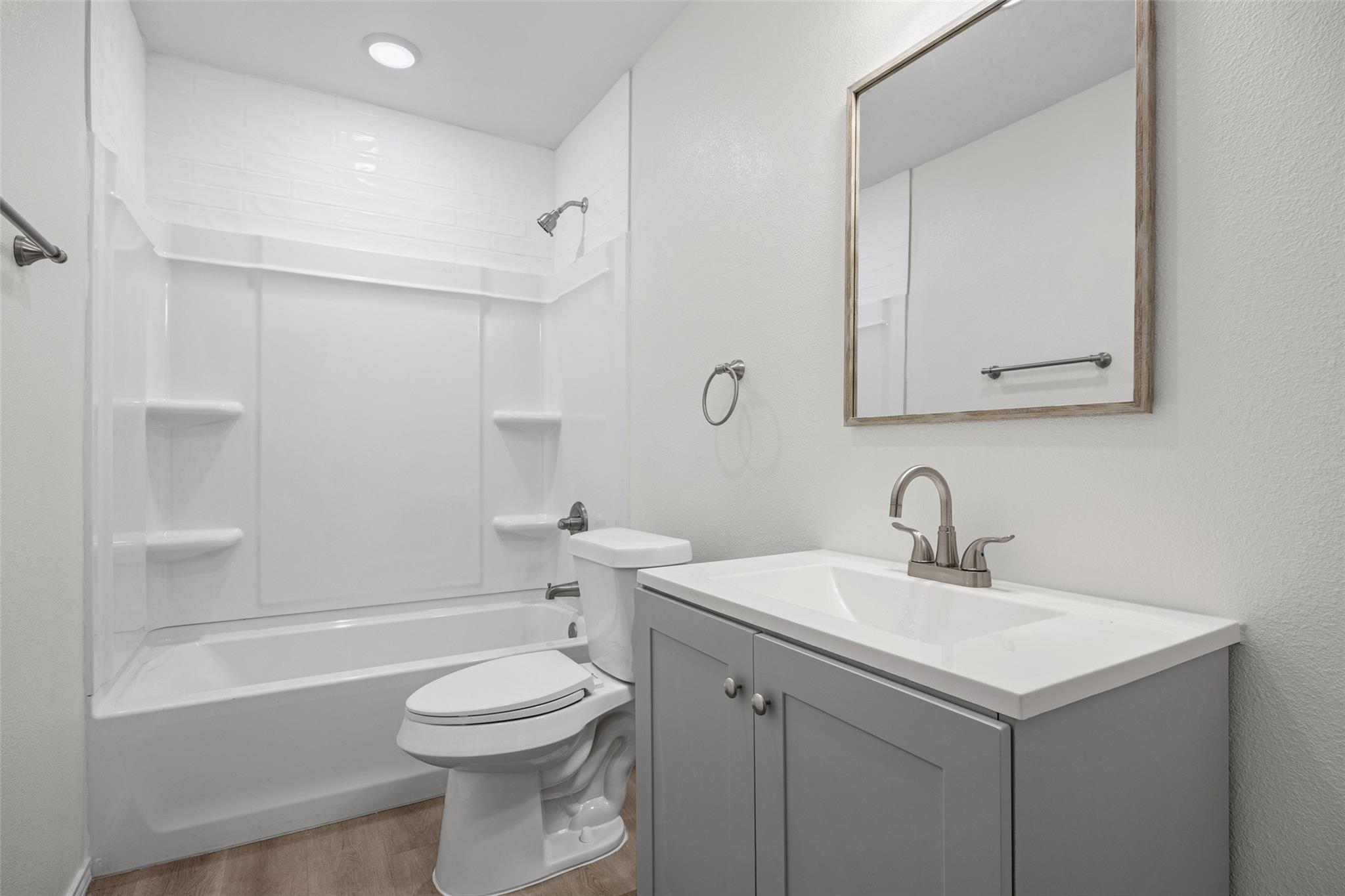2615 Ektom Dr # B, Austin, TX 78745