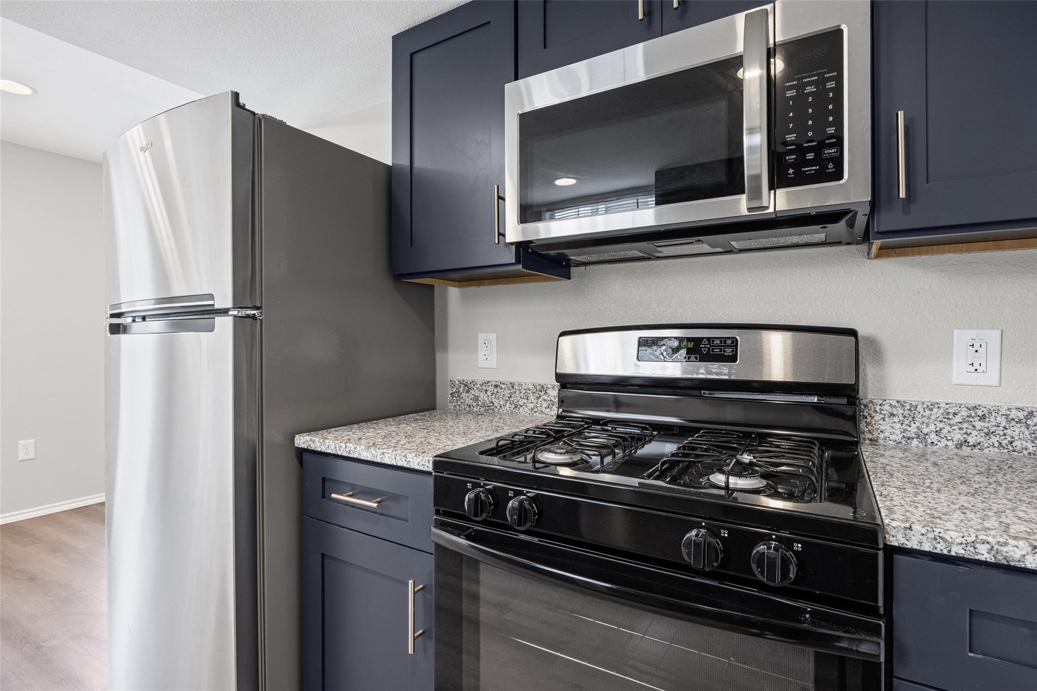 2615 Ektom Dr # B, Austin, TX 78745