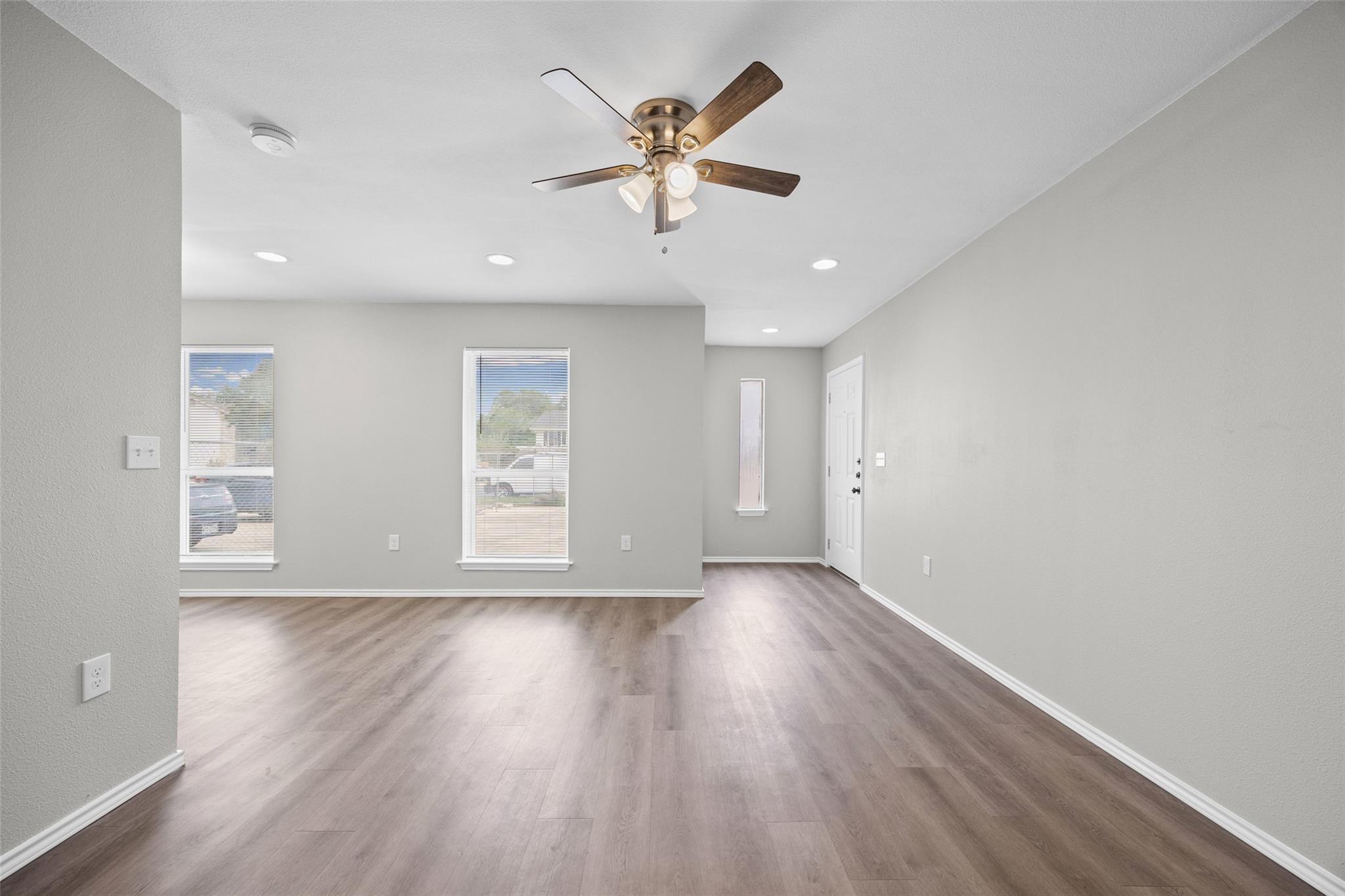 2615 Ektom Dr # B, Austin, TX 78745