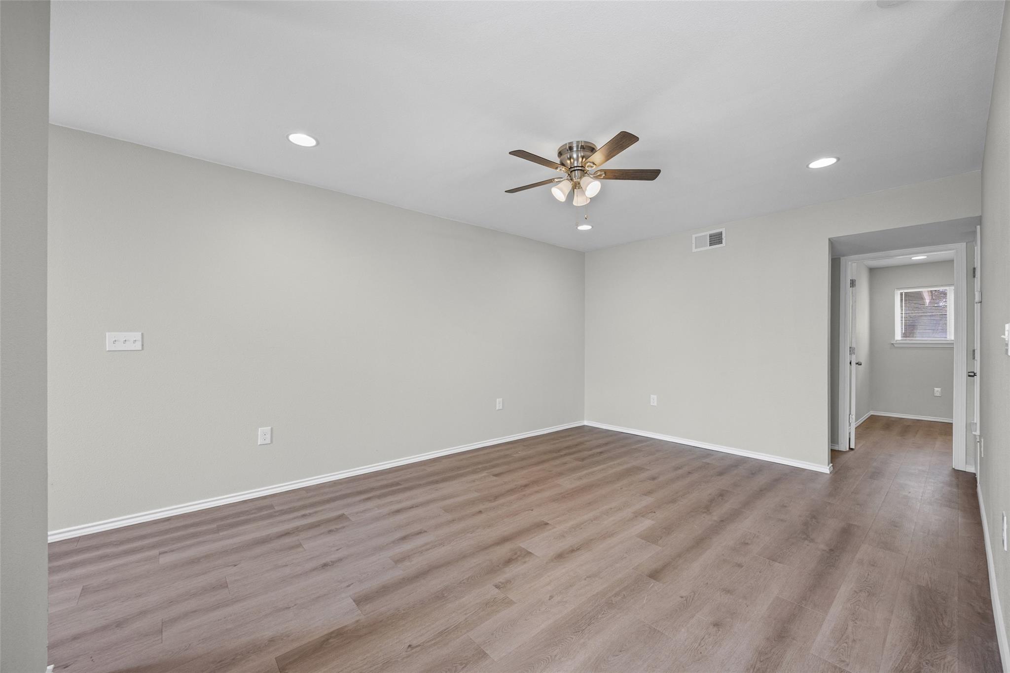 2615 Ektom Dr # B, Austin, TX 78745