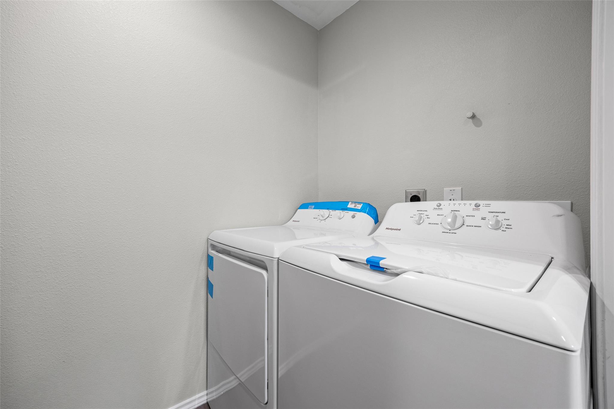 2615 Ektom Dr # B, Austin, TX 78745