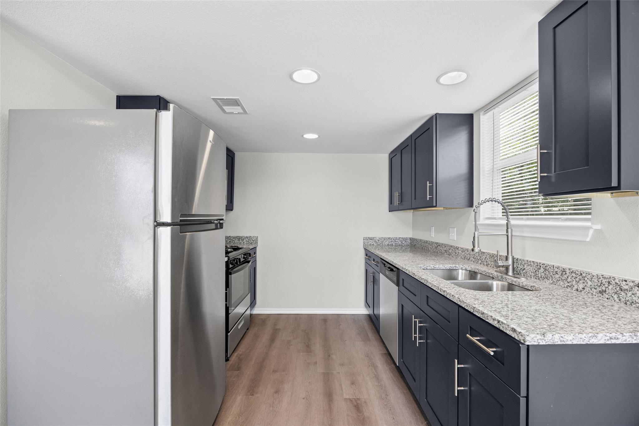 2615 Ektom Dr # B, Austin, TX 78745