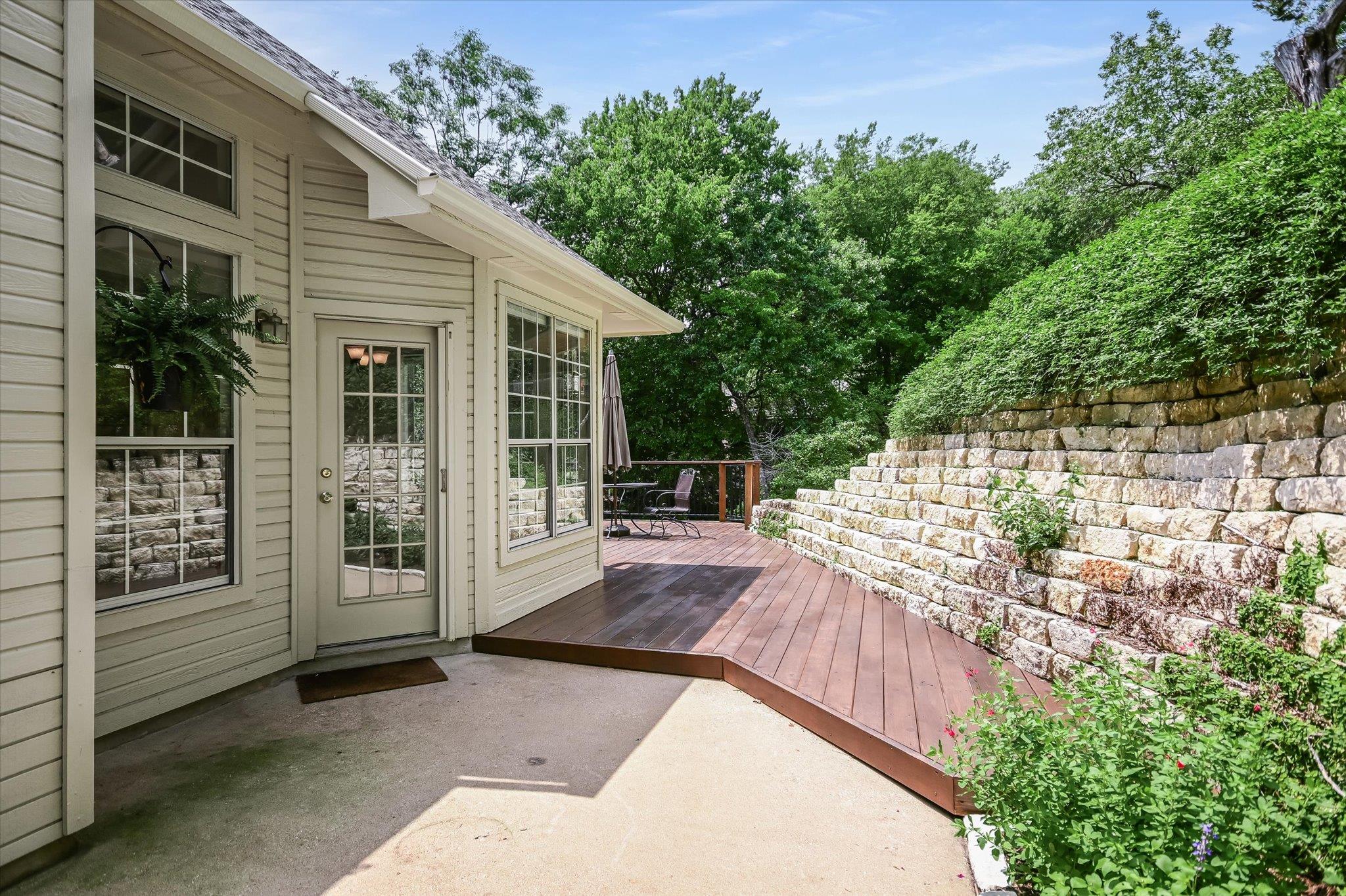 4028 Walnut Clay Dr, Austin, TX 78731
