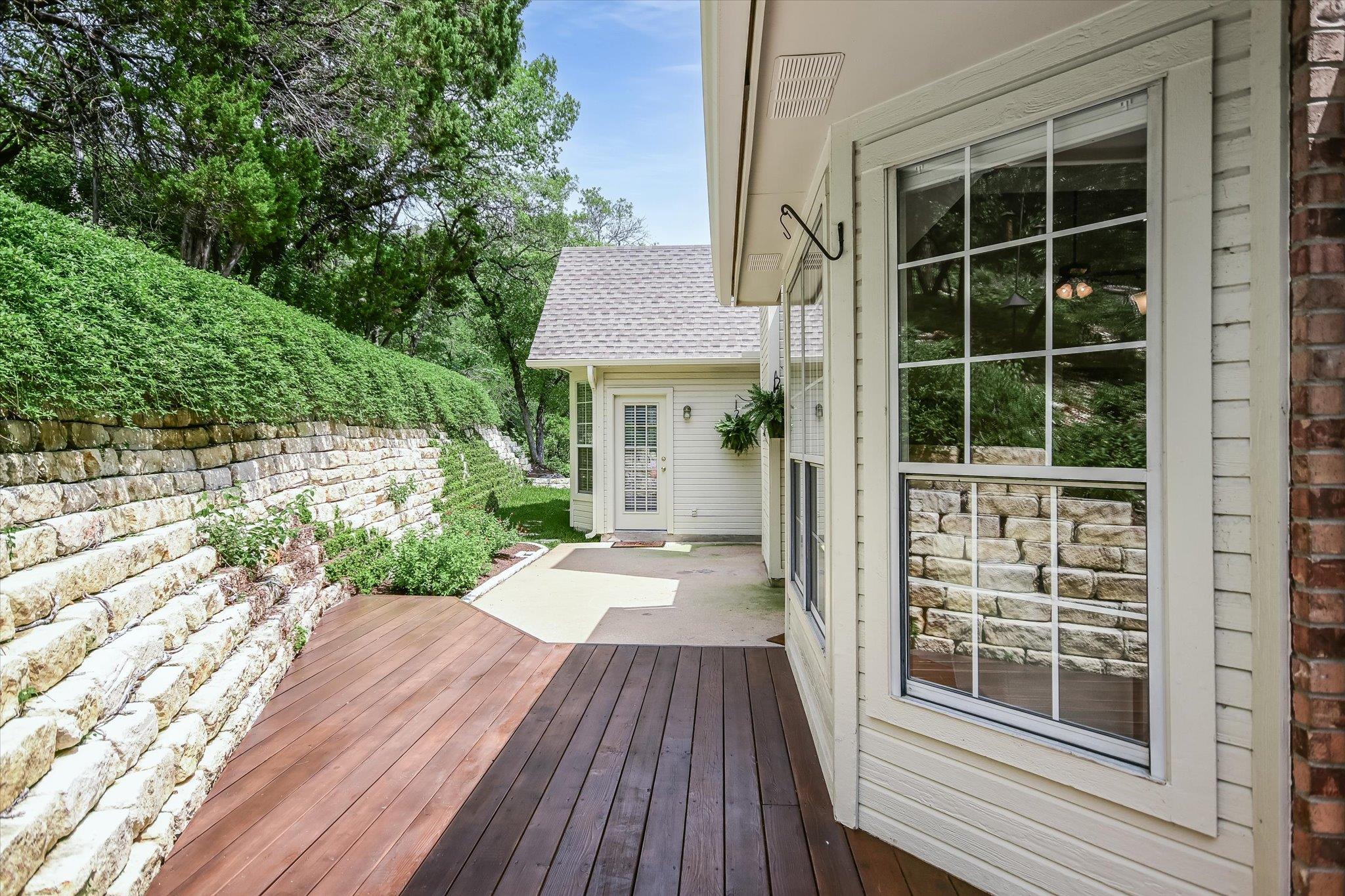 4028 Walnut Clay Dr, Austin, TX 78731