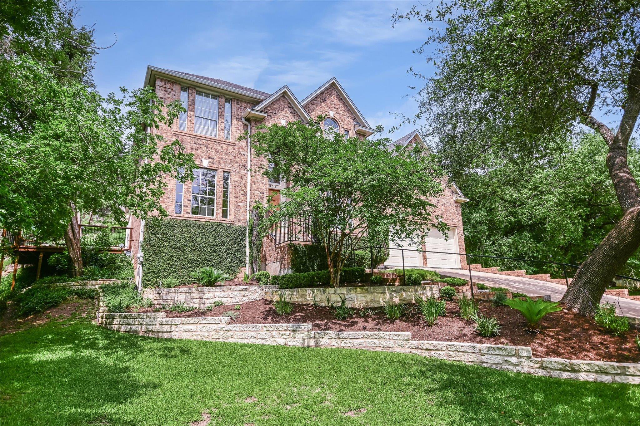 4028 Walnut Clay Dr, Austin, TX 78731