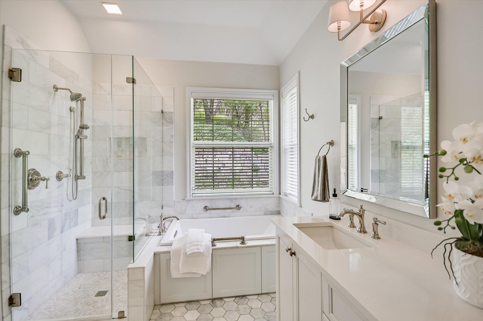 4028 Walnut Clay Dr, Austin, TX 78731