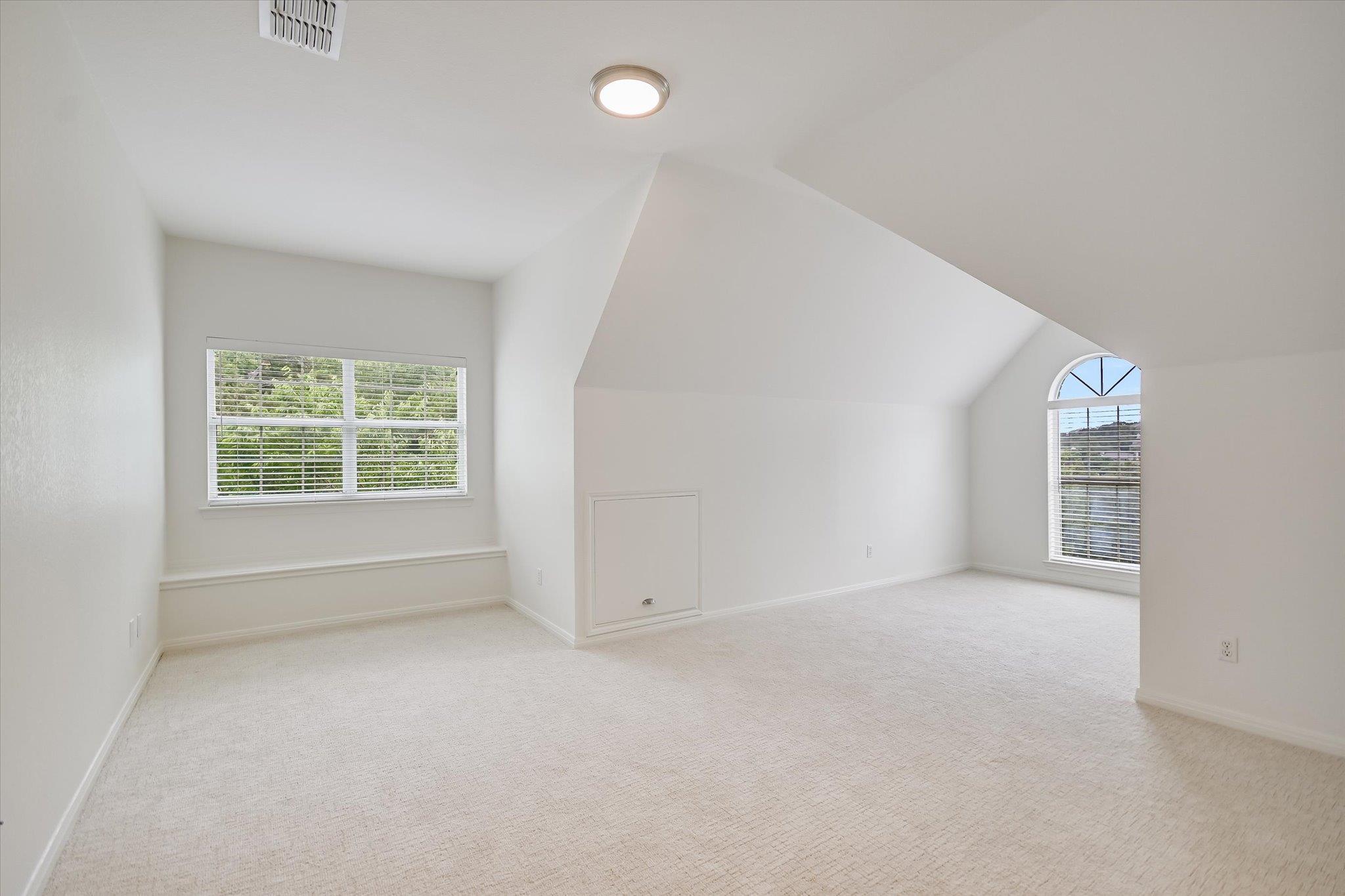 4028 Walnut Clay Dr, Austin, TX 78731