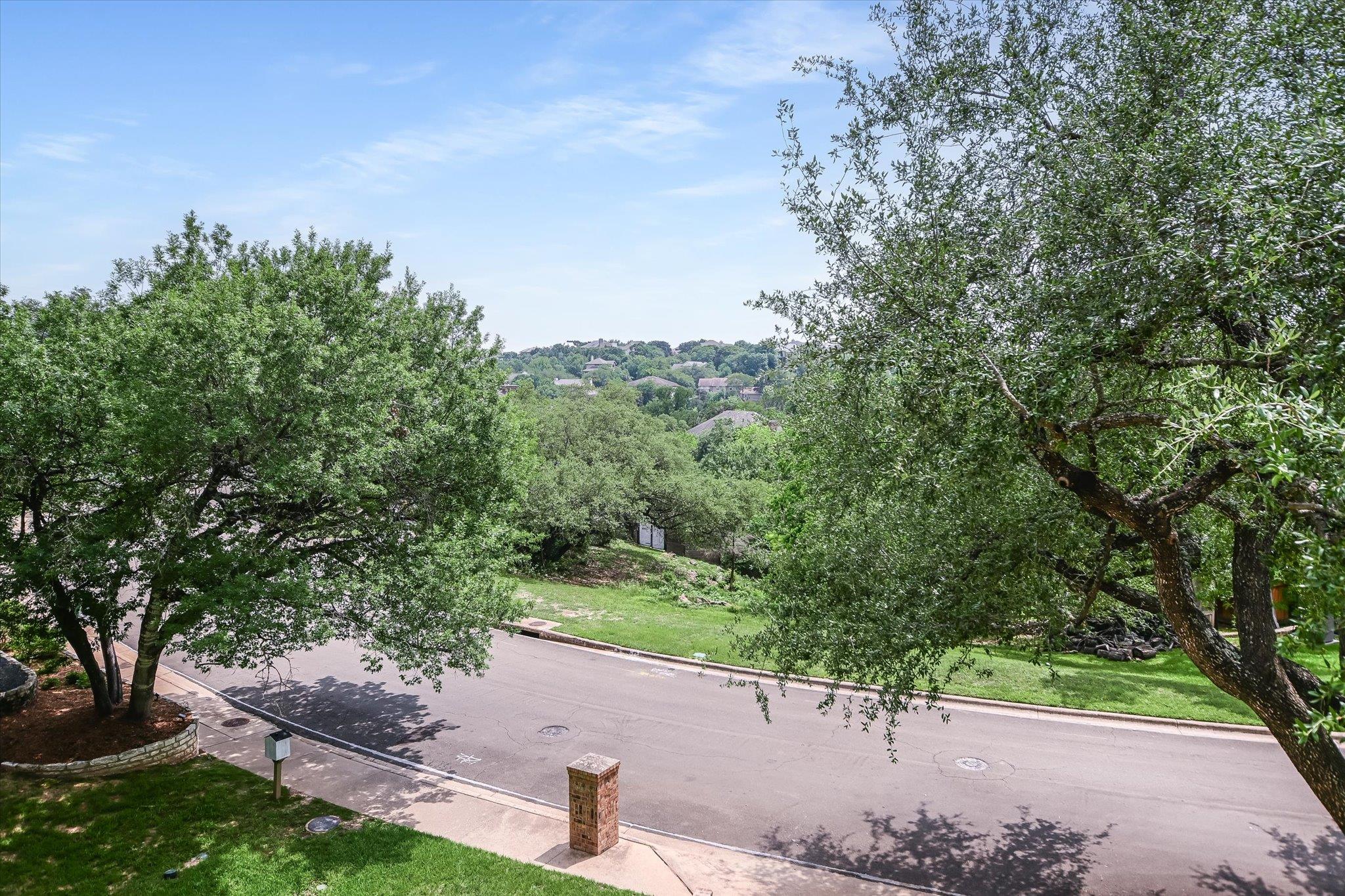 4028 Walnut Clay Dr, Austin, TX 78731