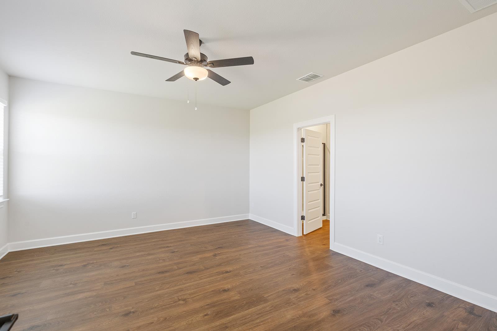 401 W Luna Blue Ln, Jarrell, TX 76537