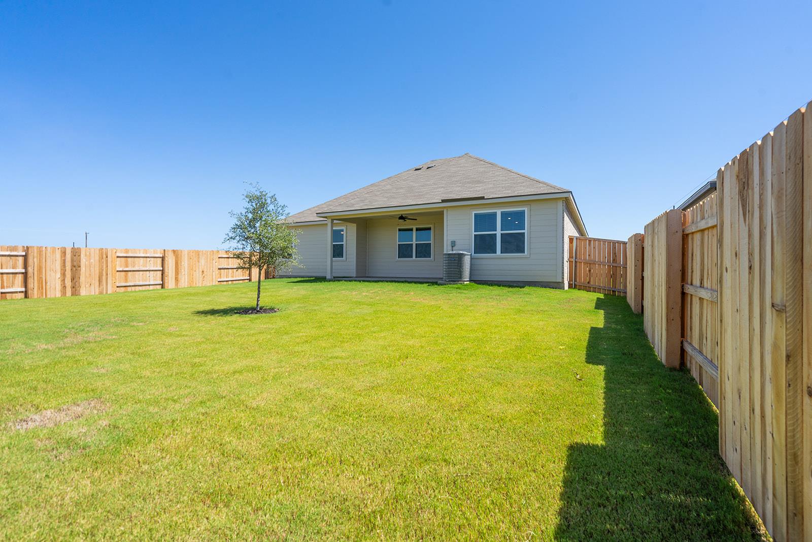 401 W Luna Blue Ln, Jarrell, TX 76537