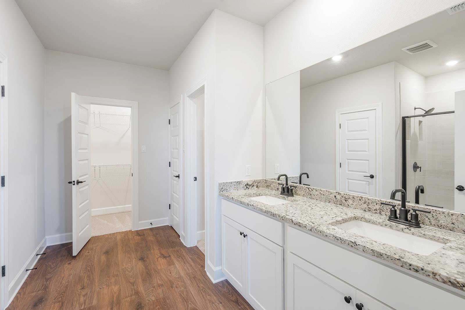 401 W Luna Blue Ln, Jarrell, TX 76537