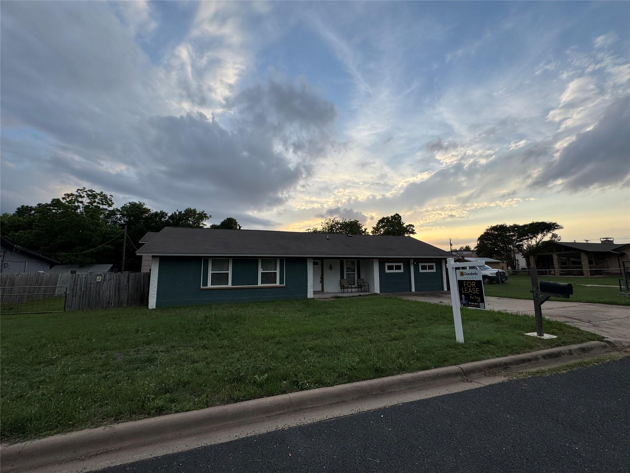 3520 Roanoke Dr, Cedar Park, TX 78613