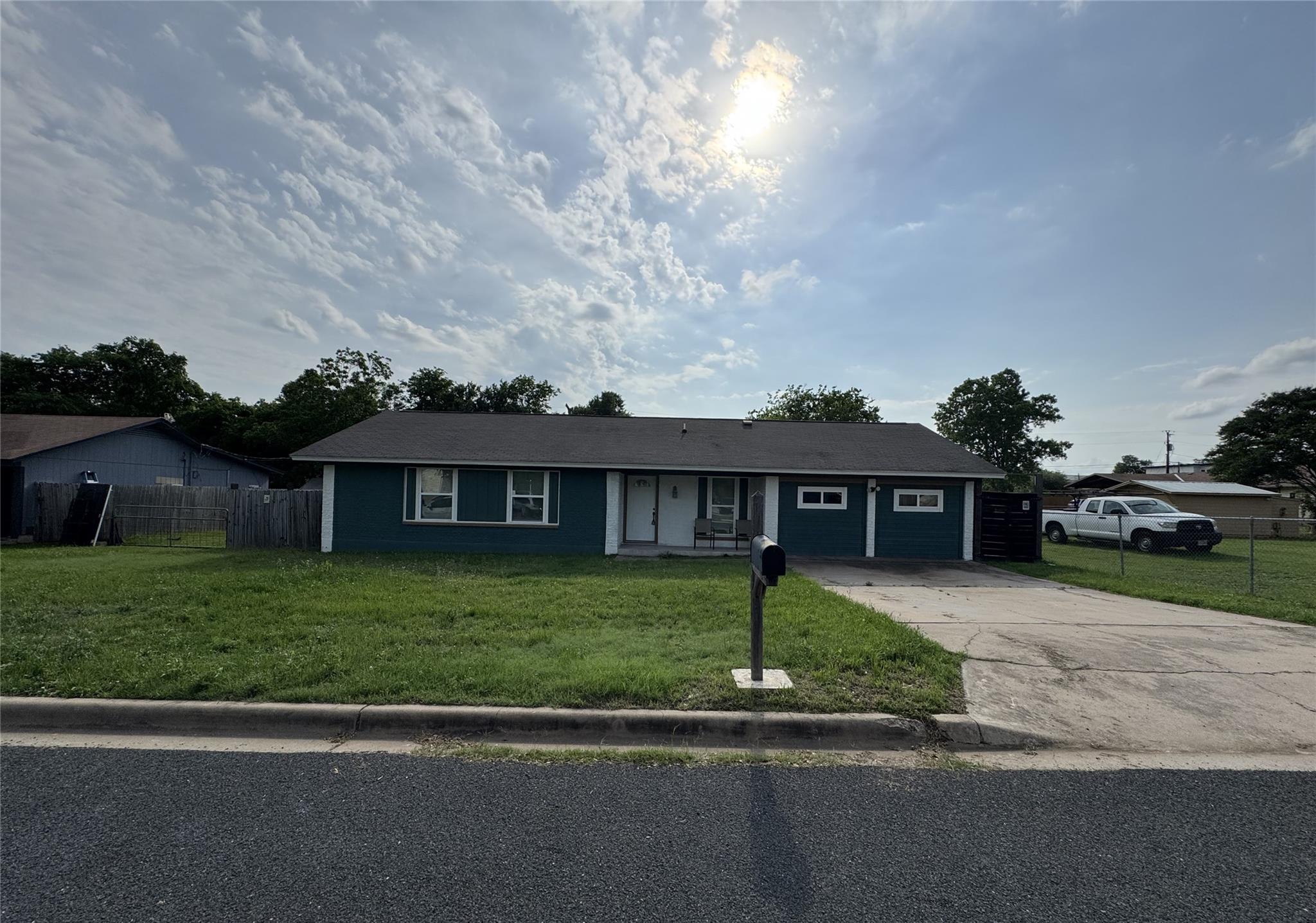 3520 Roanoke Dr, Cedar Park, TX 78613