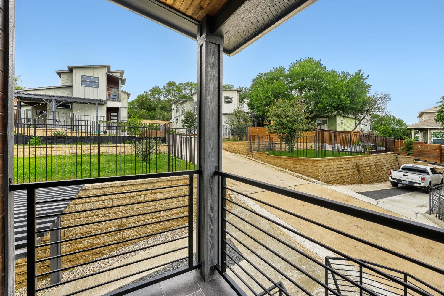 1126 Lott Ave # B, Austin, TX 78721