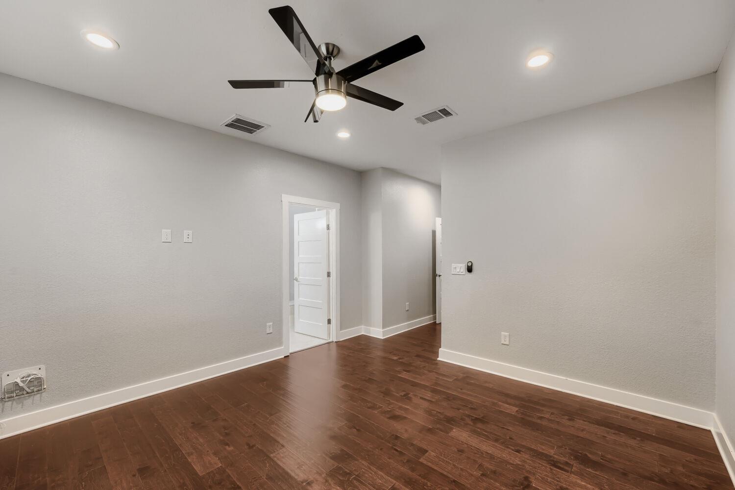 1126 Lott Ave # B, Austin, TX 78721