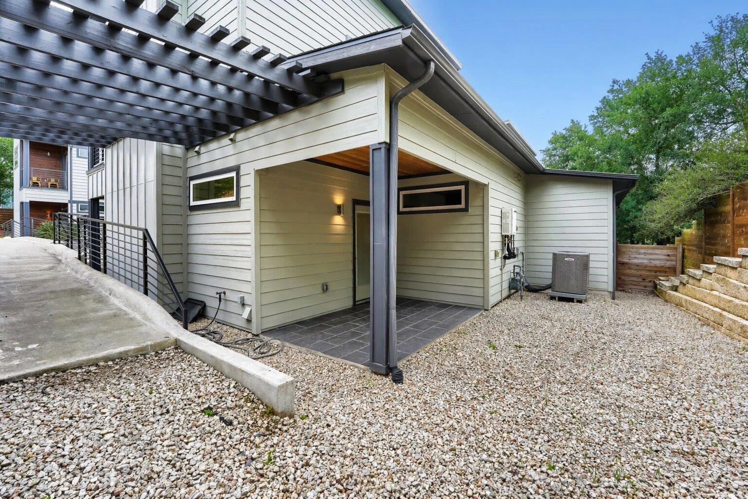 1126 Lott Ave # B, Austin, TX 78721