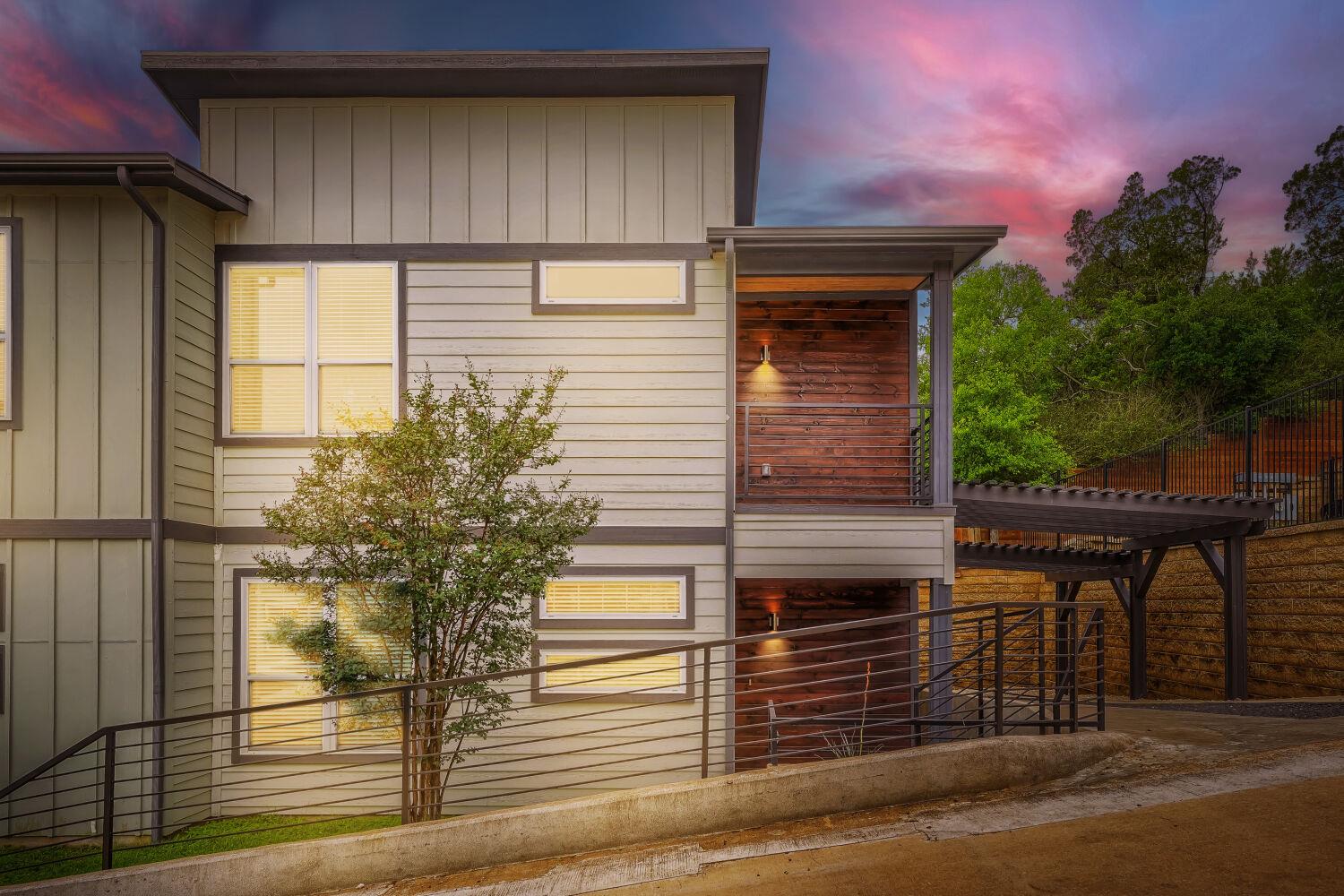 1126 Lott Ave # B, Austin, TX 78721