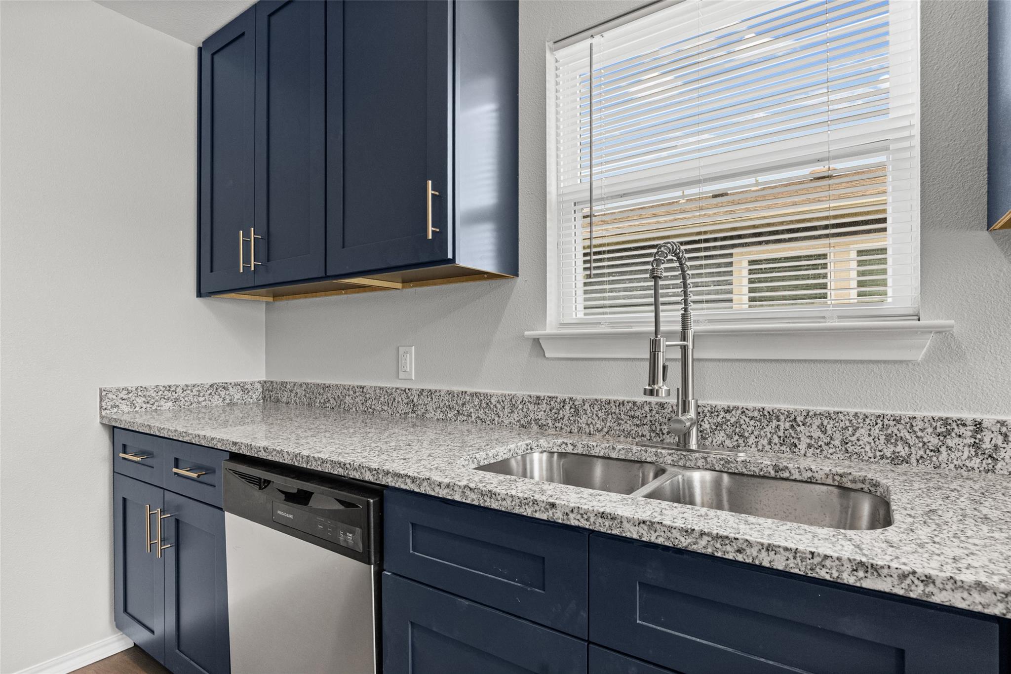 2615 Ektom Dr # D, Austin, TX 78745