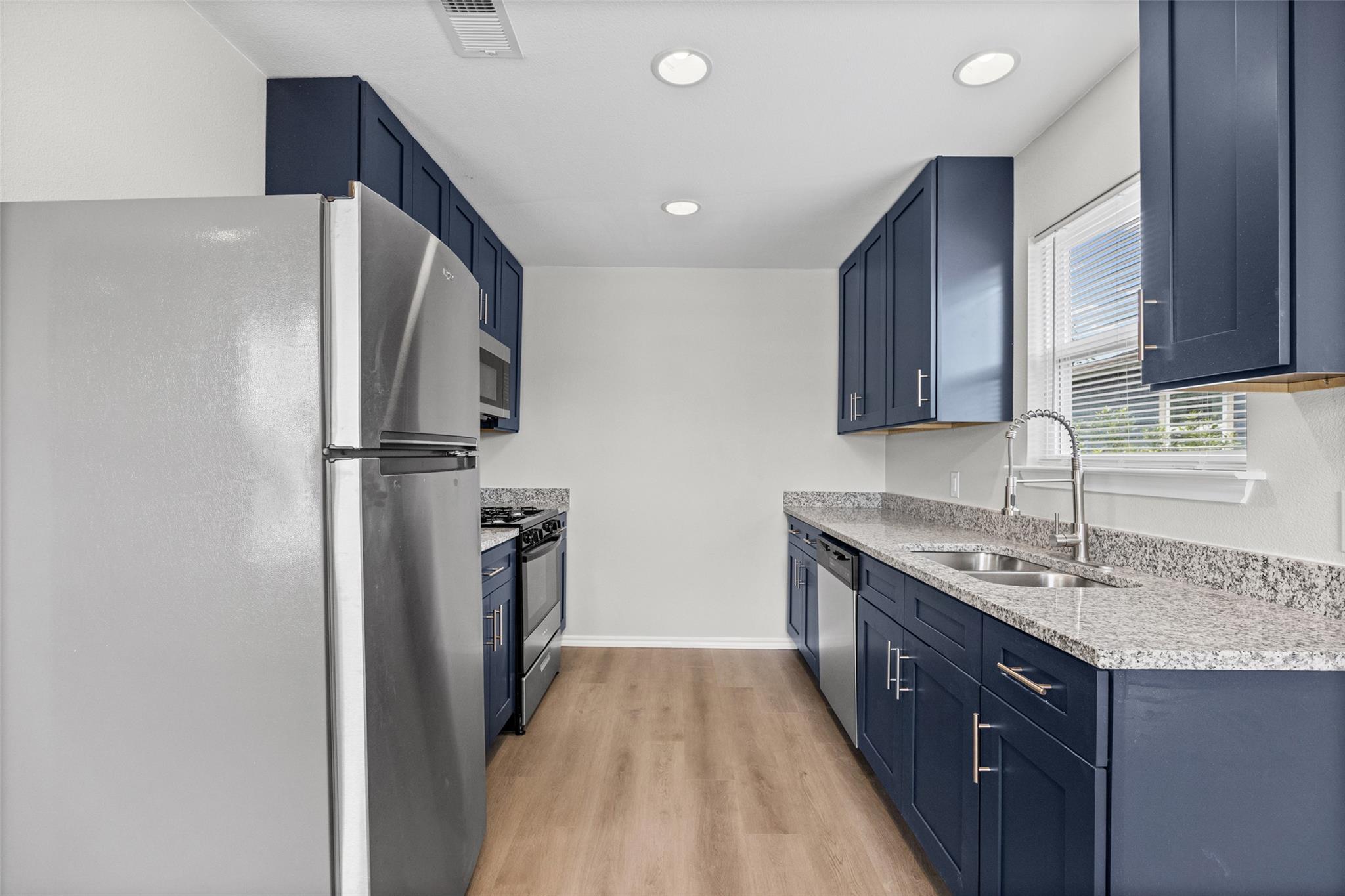 2615 Ektom Dr # D, Austin, TX 78745
