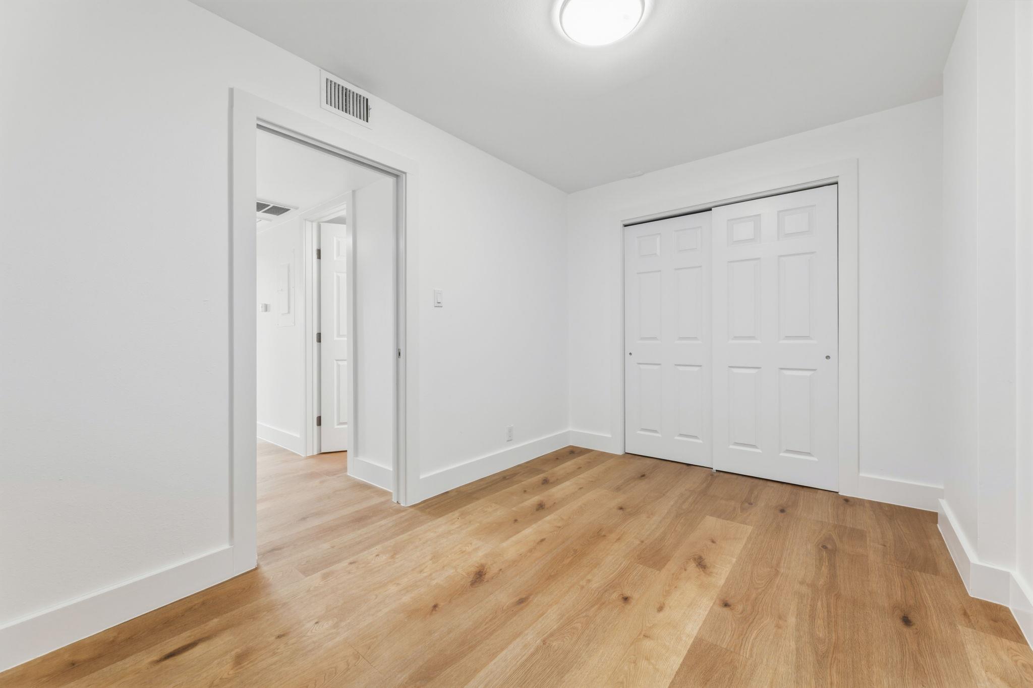 119 E 6th St # 703, Austin, TX 78701