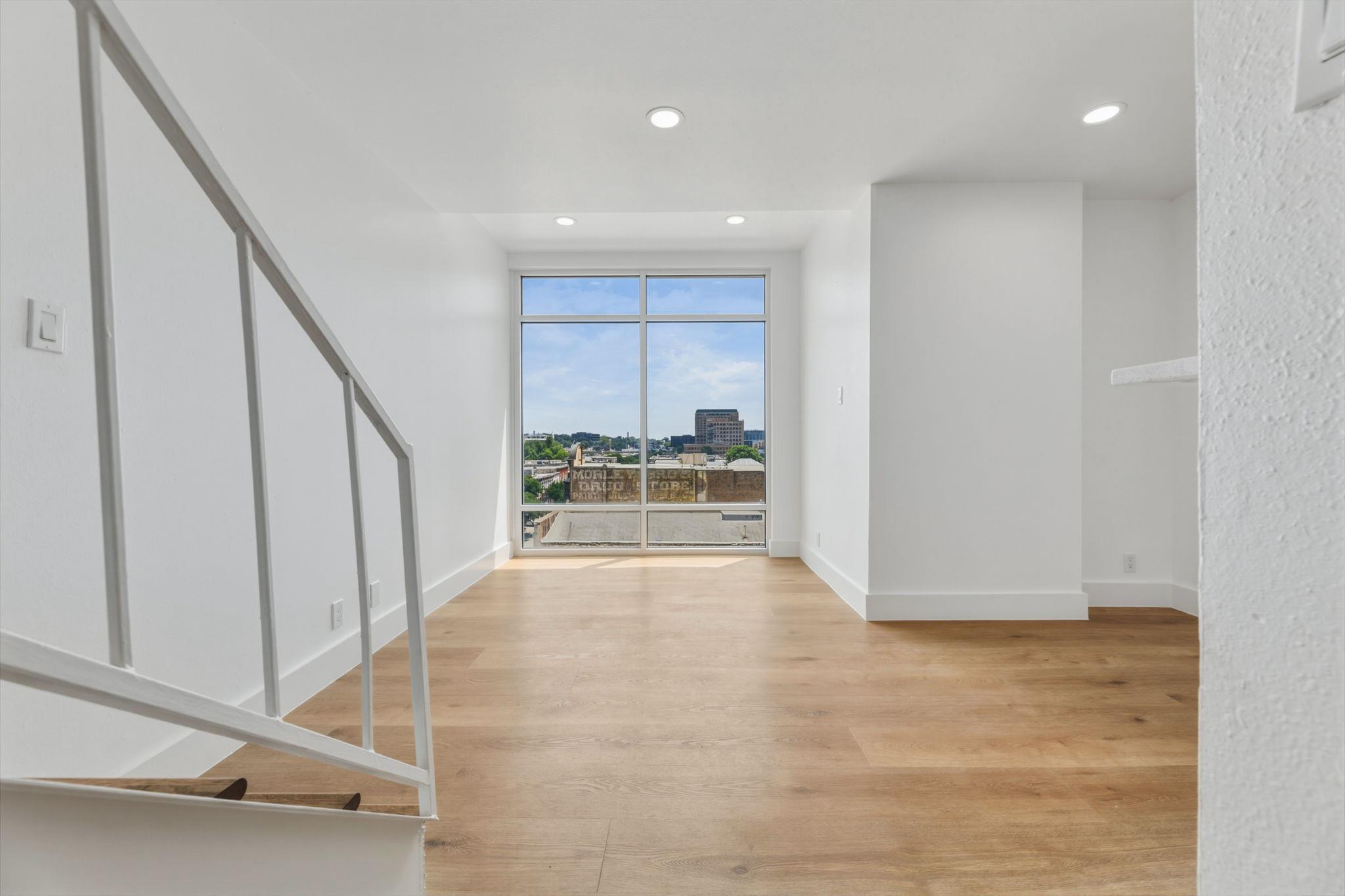 119 E 6th St # 703, Austin, TX 78701