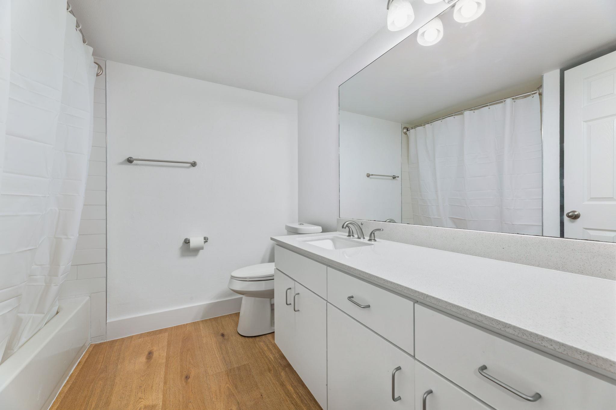 119 E 6th St # 703, Austin, TX 78701