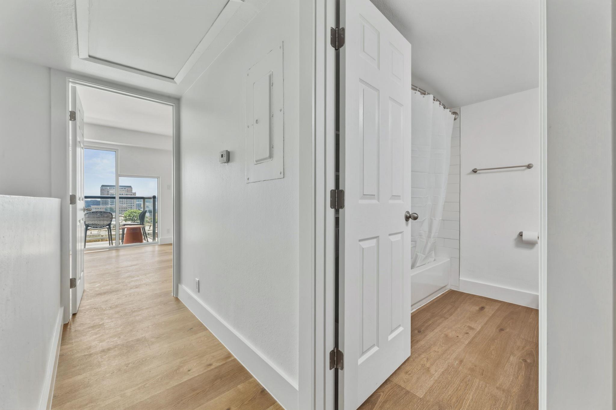 119 E 6th St # 703, Austin, TX 78701