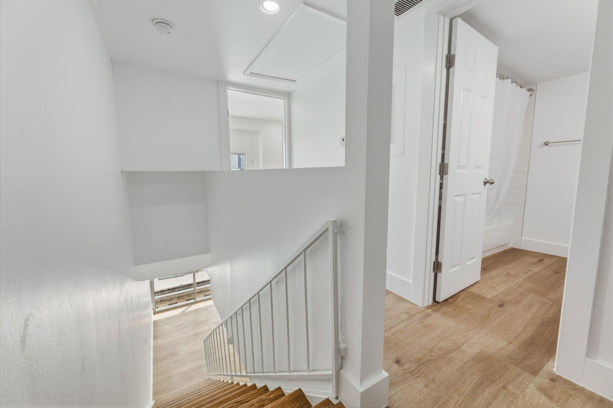 119 E 6th St # 703, Austin, TX 78701