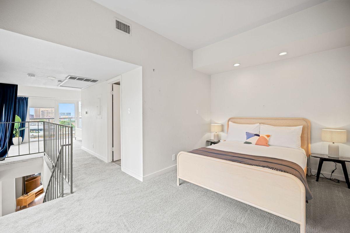 119 E 6th St # 703, Austin, TX 78701