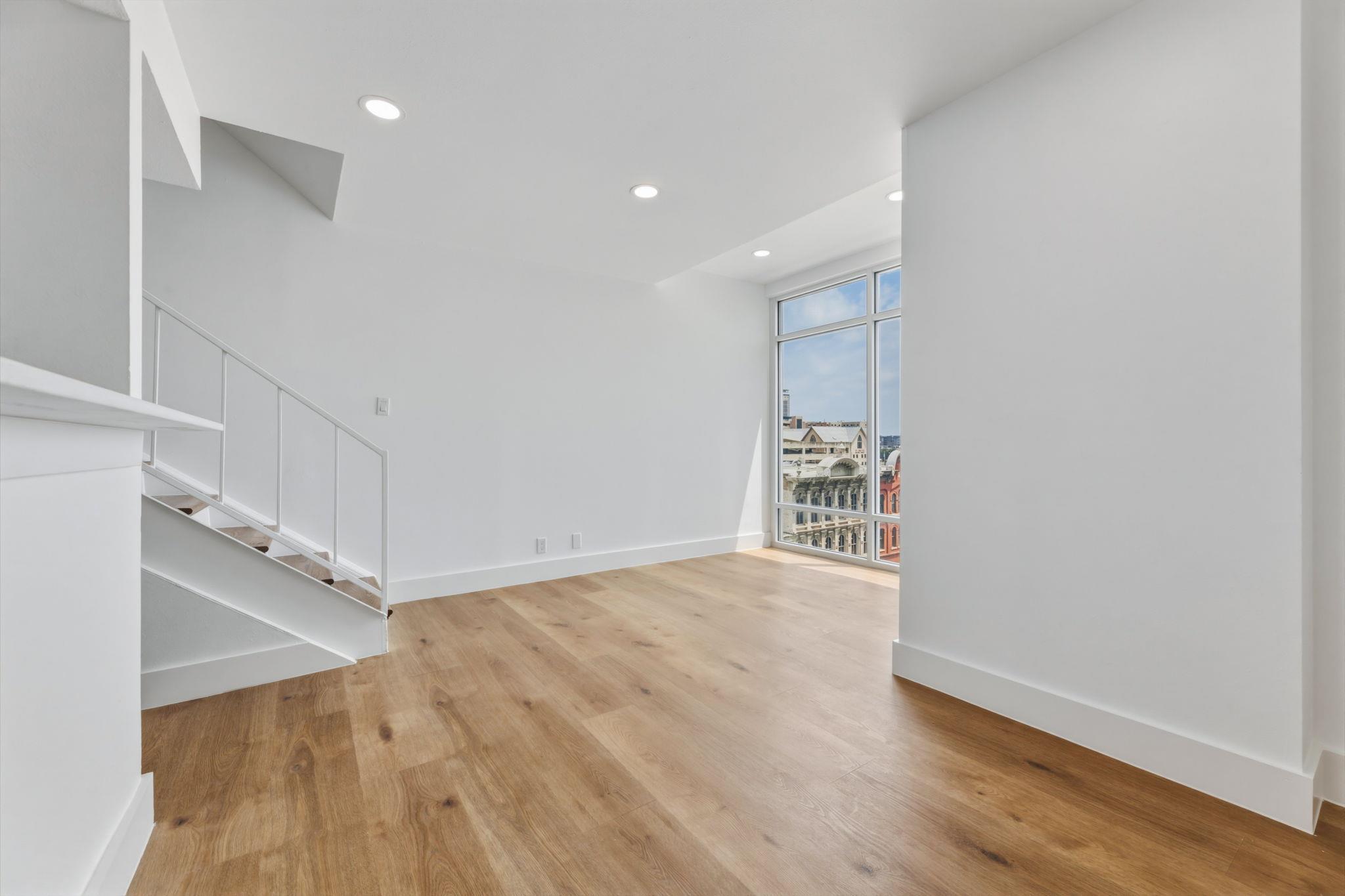 119 E 6th St # 703, Austin, TX 78701