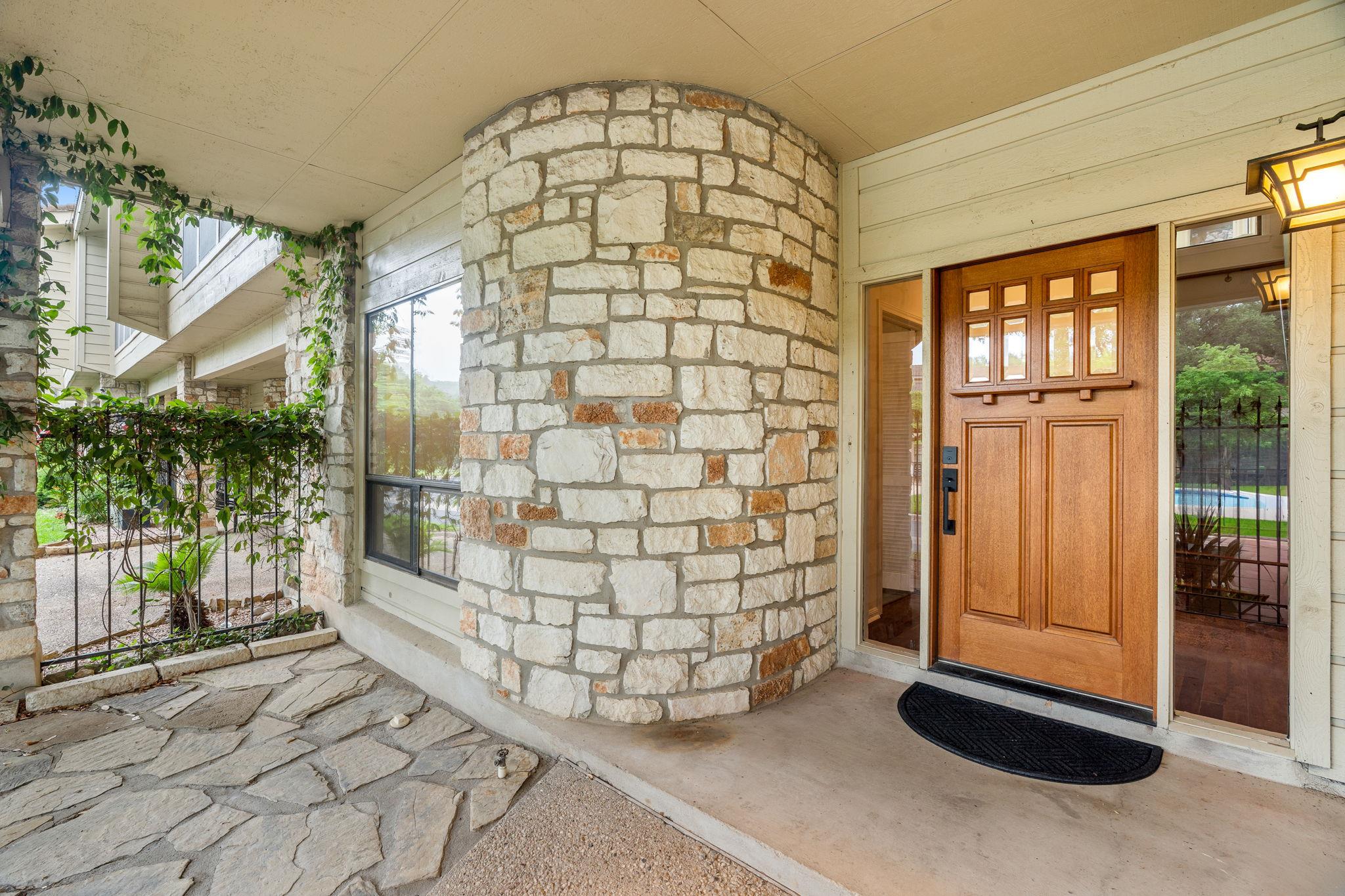 6820 Cypress Pt N # 28, Austin, TX 78746