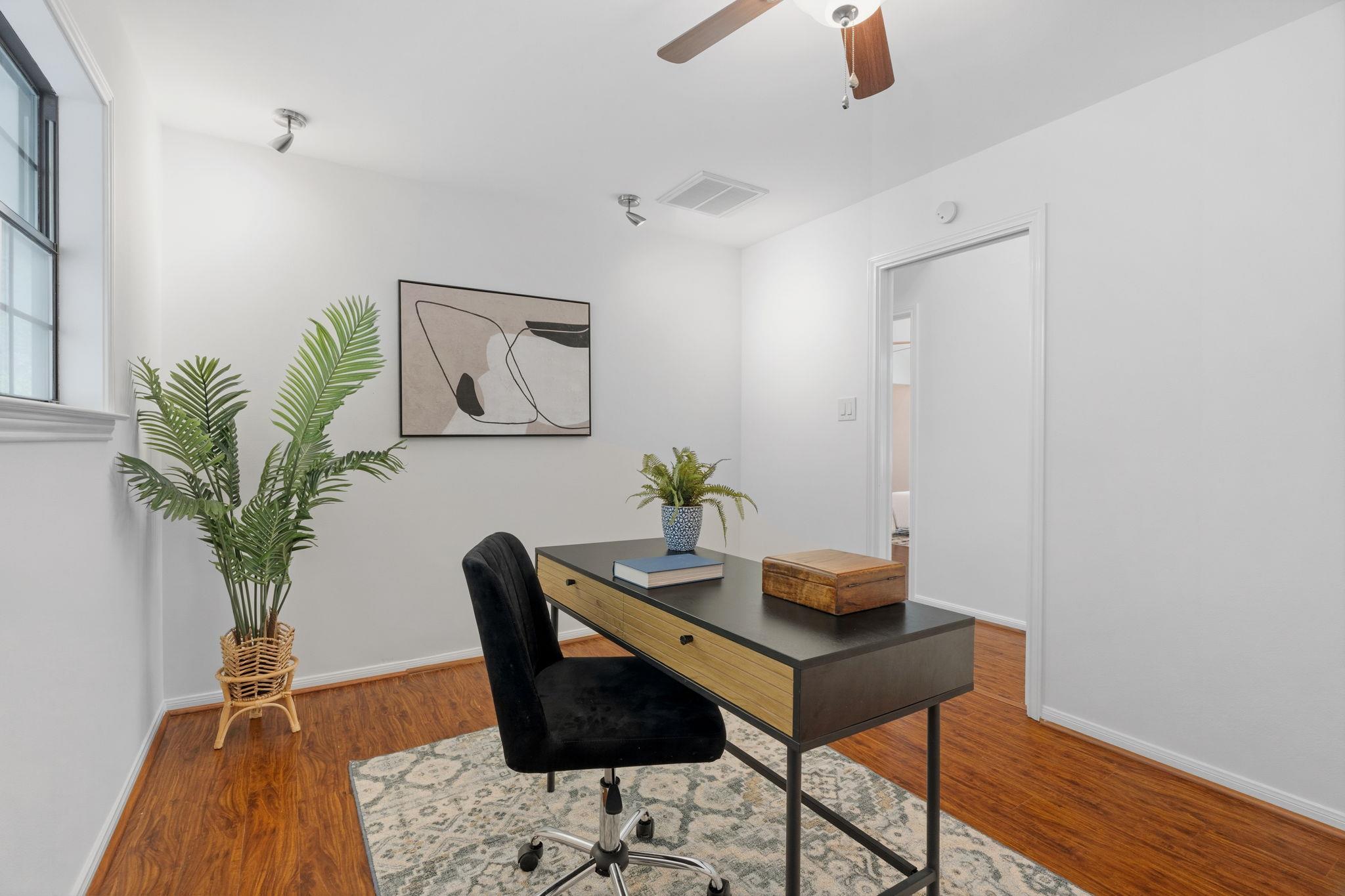 6820 Cypress Pt N # 28, Austin, TX 78746