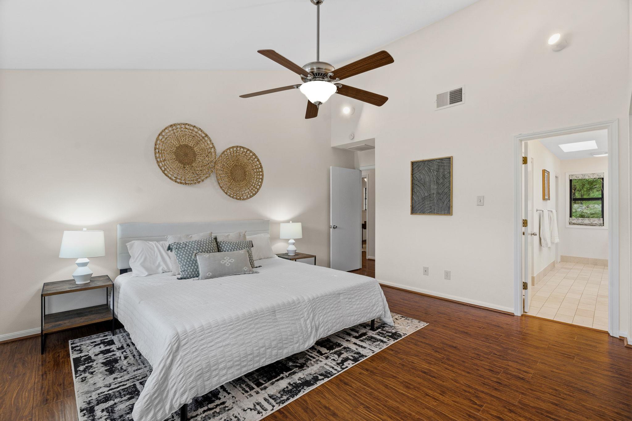 6820 Cypress Pt N # 28, Austin, TX 78746