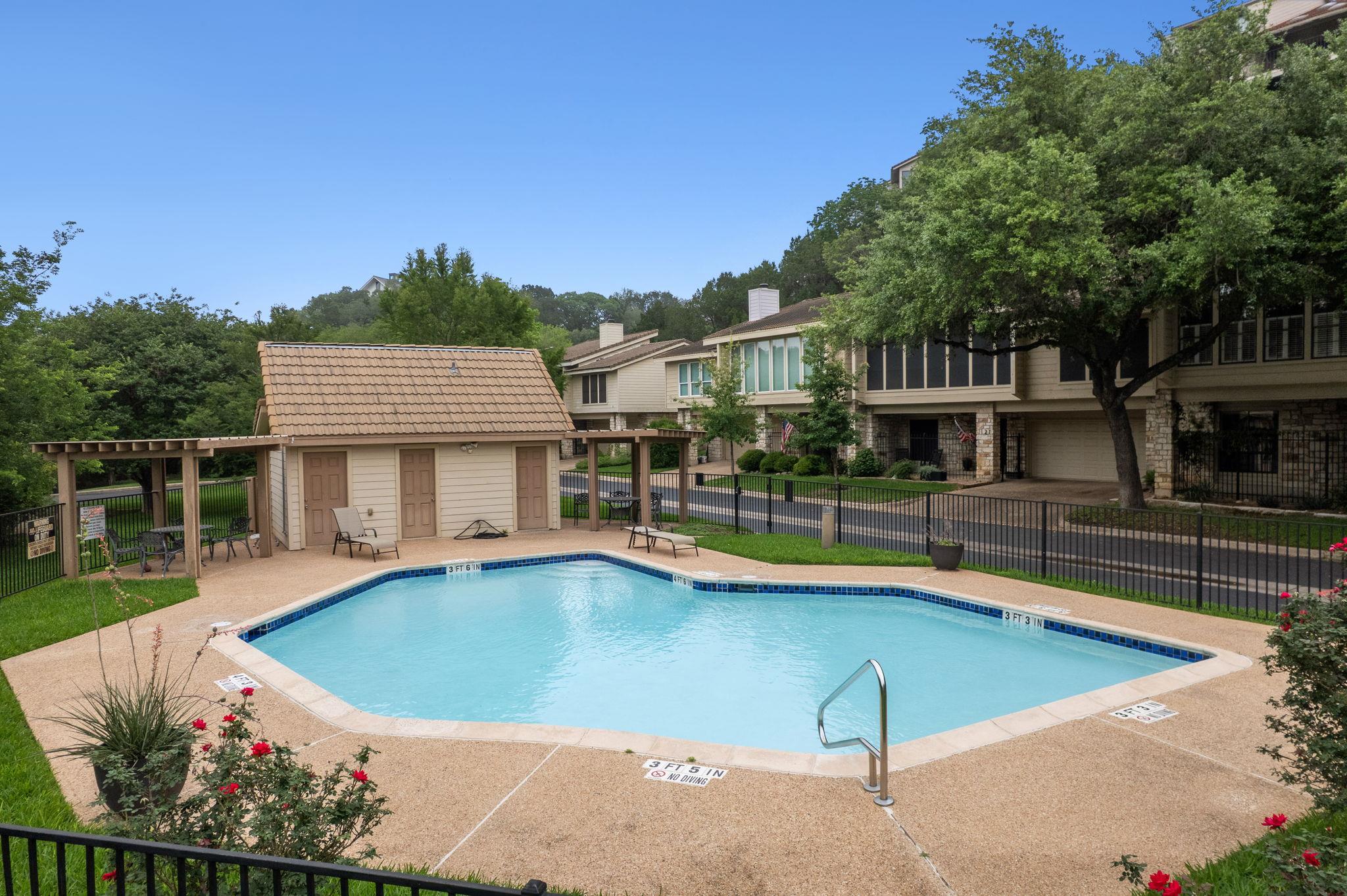 6820 Cypress Pt N # 28, Austin, TX 78746