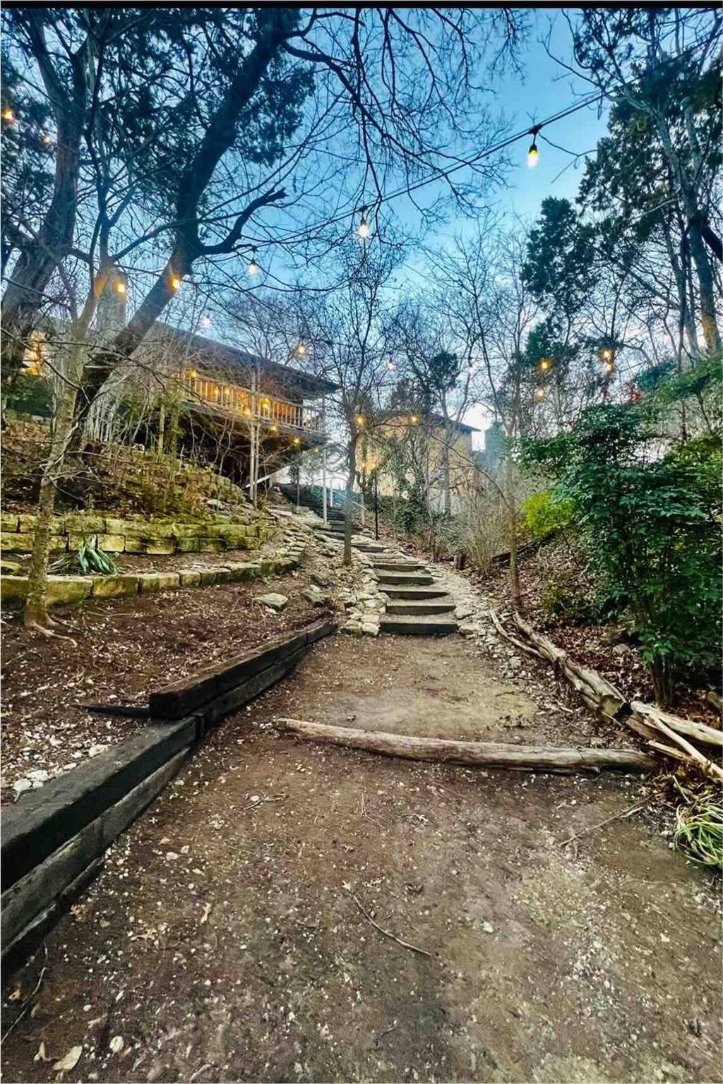 11210 Hidden Bluff Dr, Austin, TX 78754