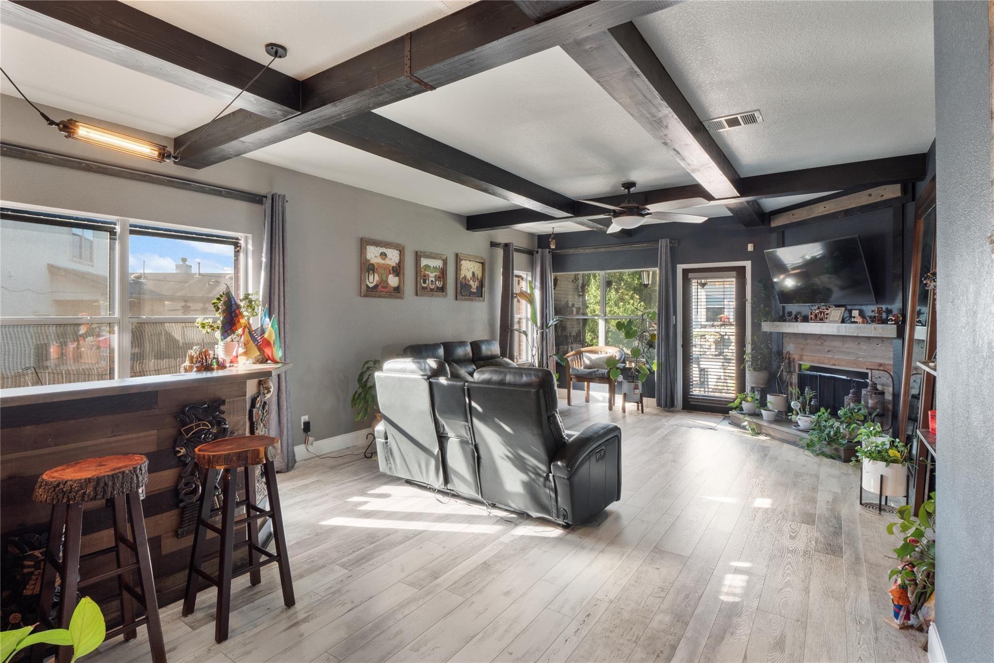 242 Coach Dr, Buda, TX 78610
