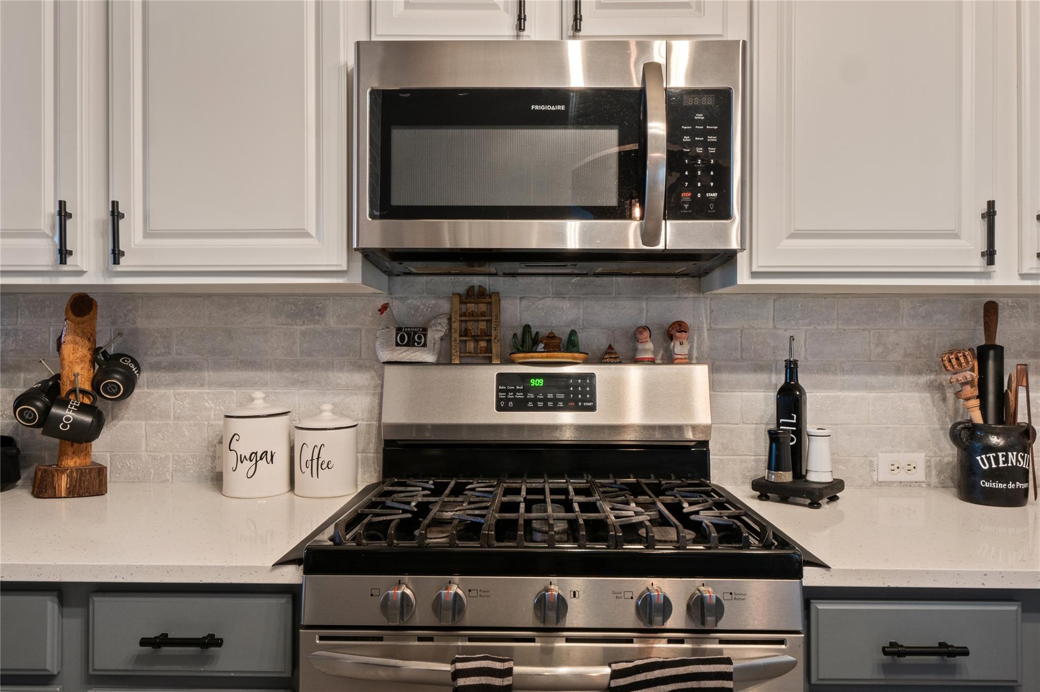 242 Coach Dr, Buda, TX 78610