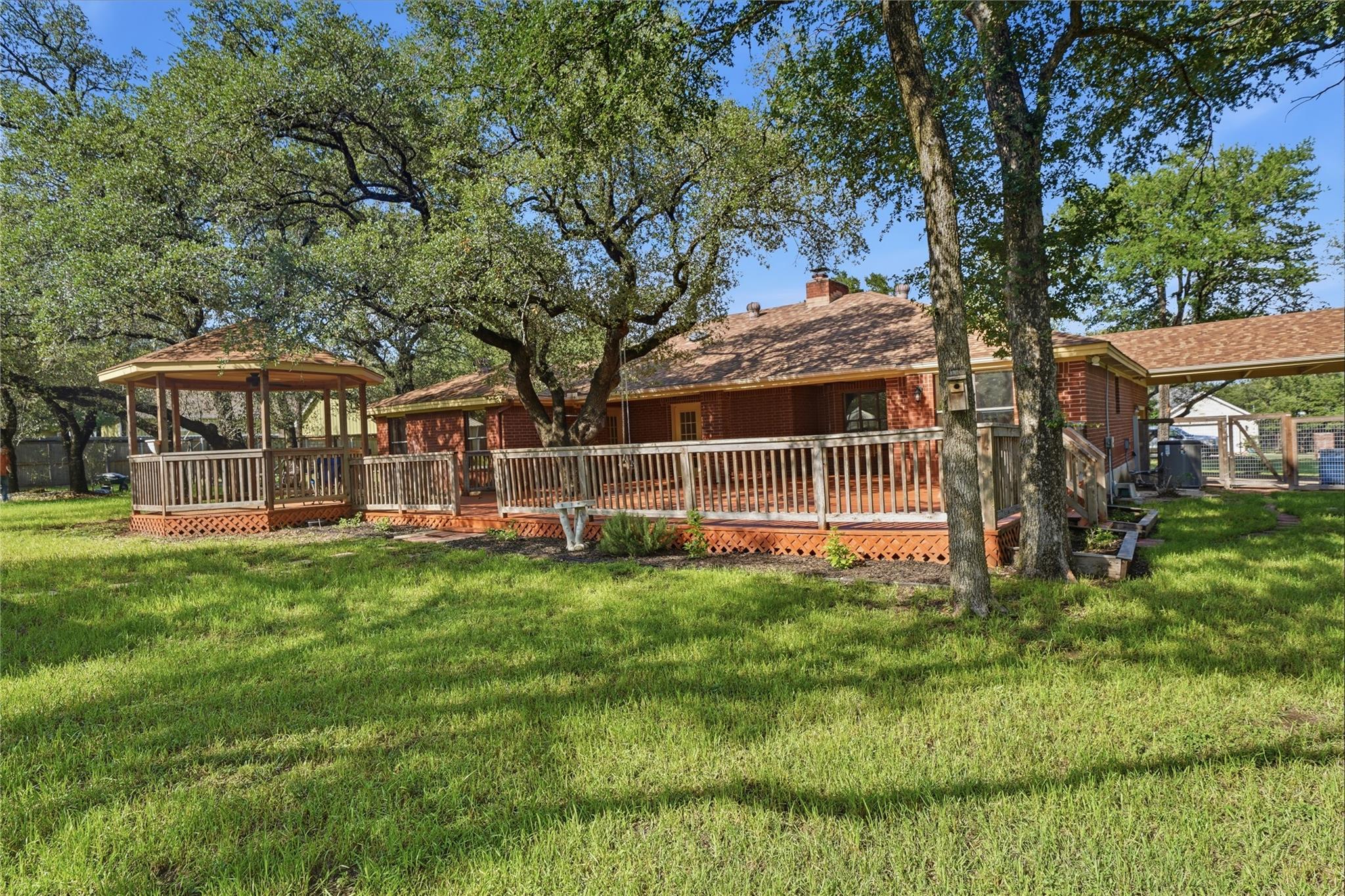 203 Shoal Dr, Georgetown, TX 78633