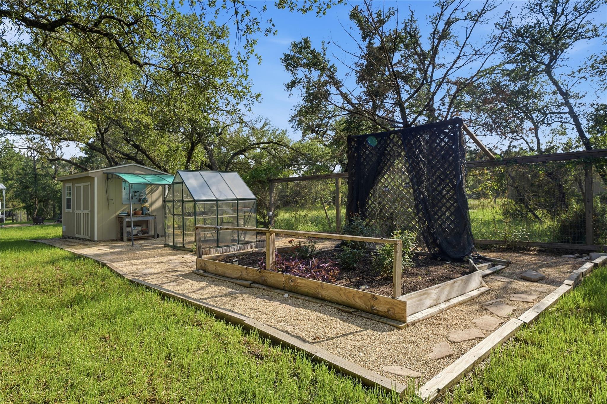 203 Shoal Dr, Georgetown, TX 78633