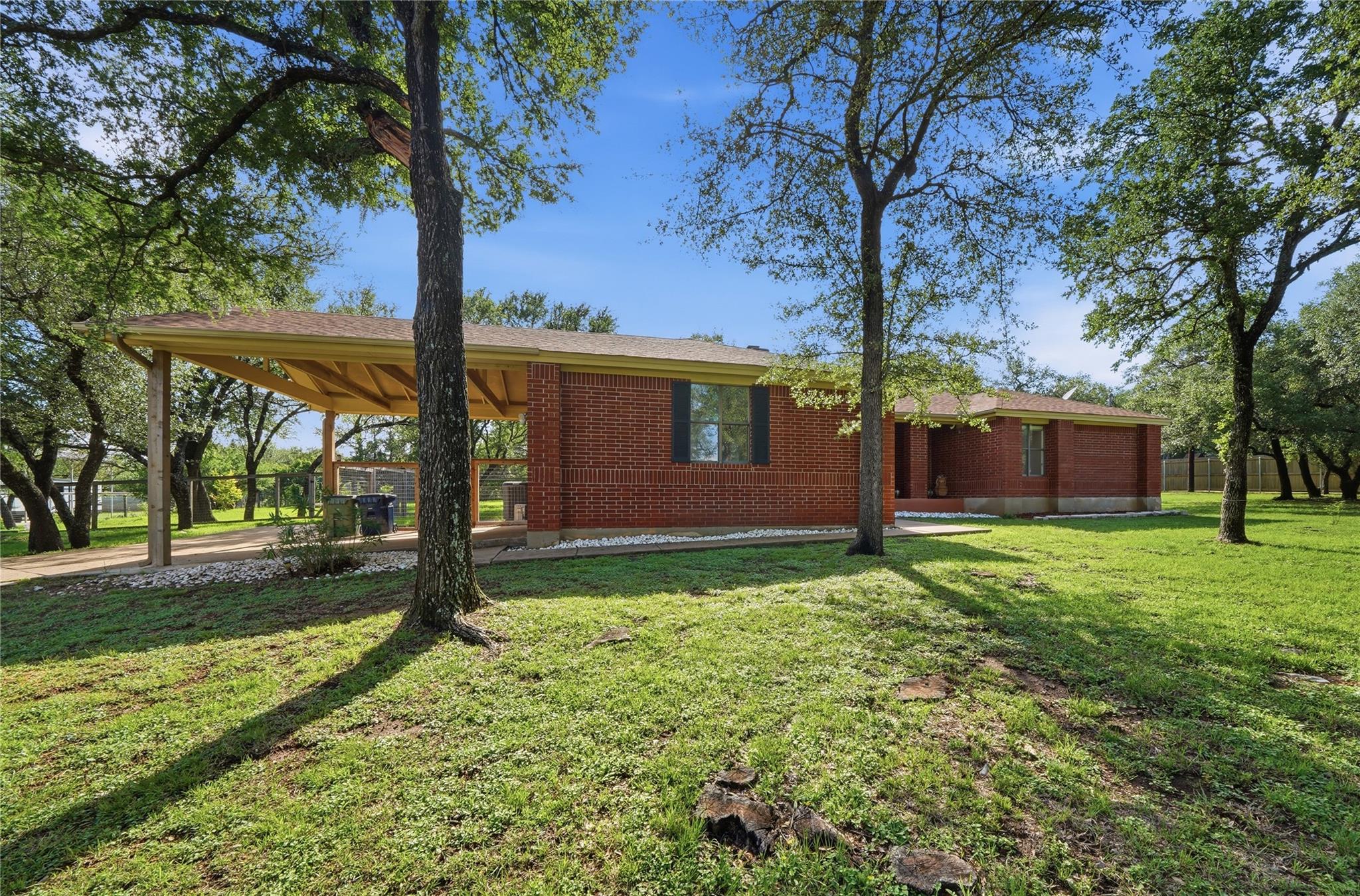 203 Shoal Dr, Georgetown, TX 78633