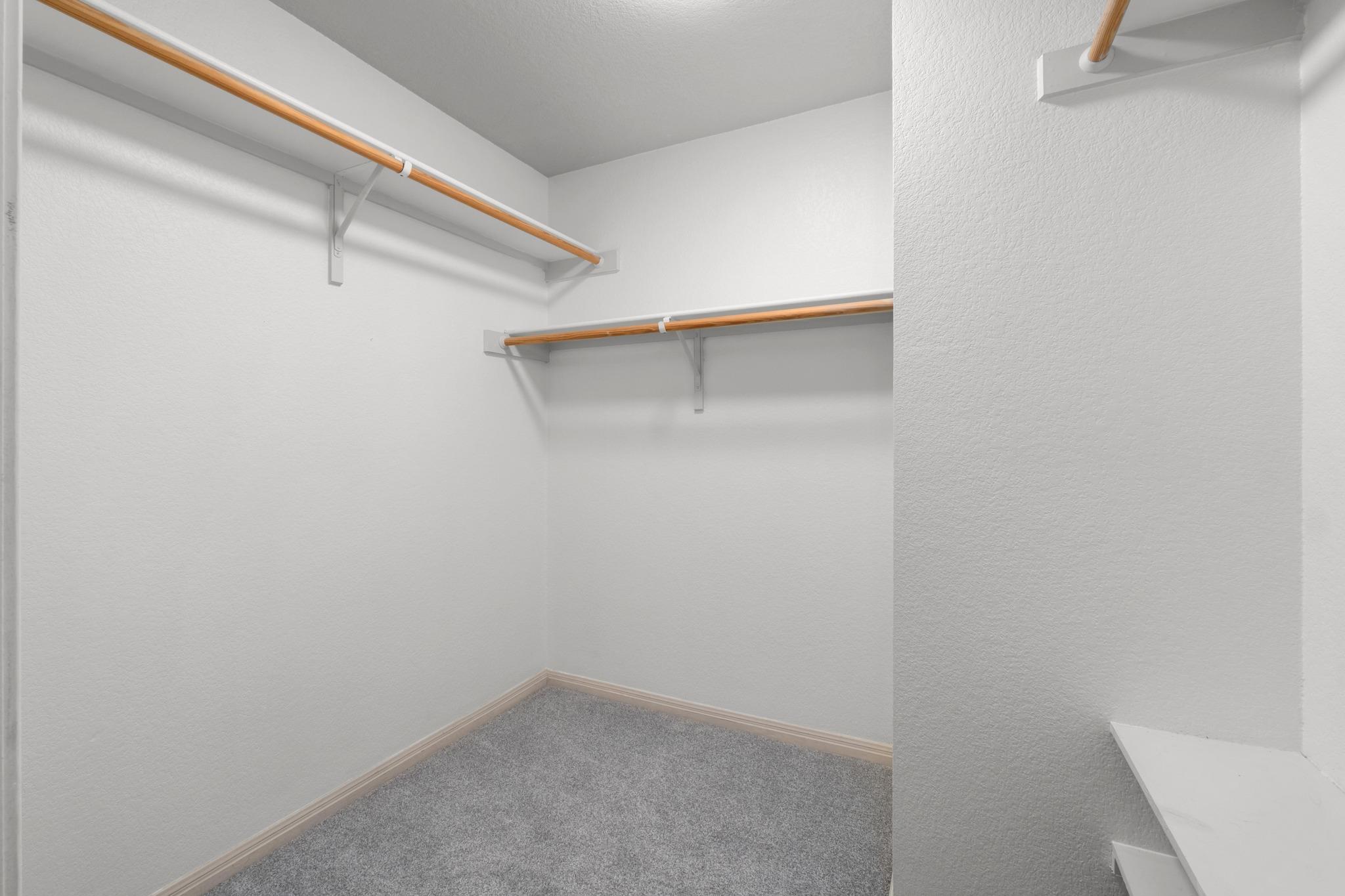 405 Thunderstorm Ave, Lockhart, TX 78644