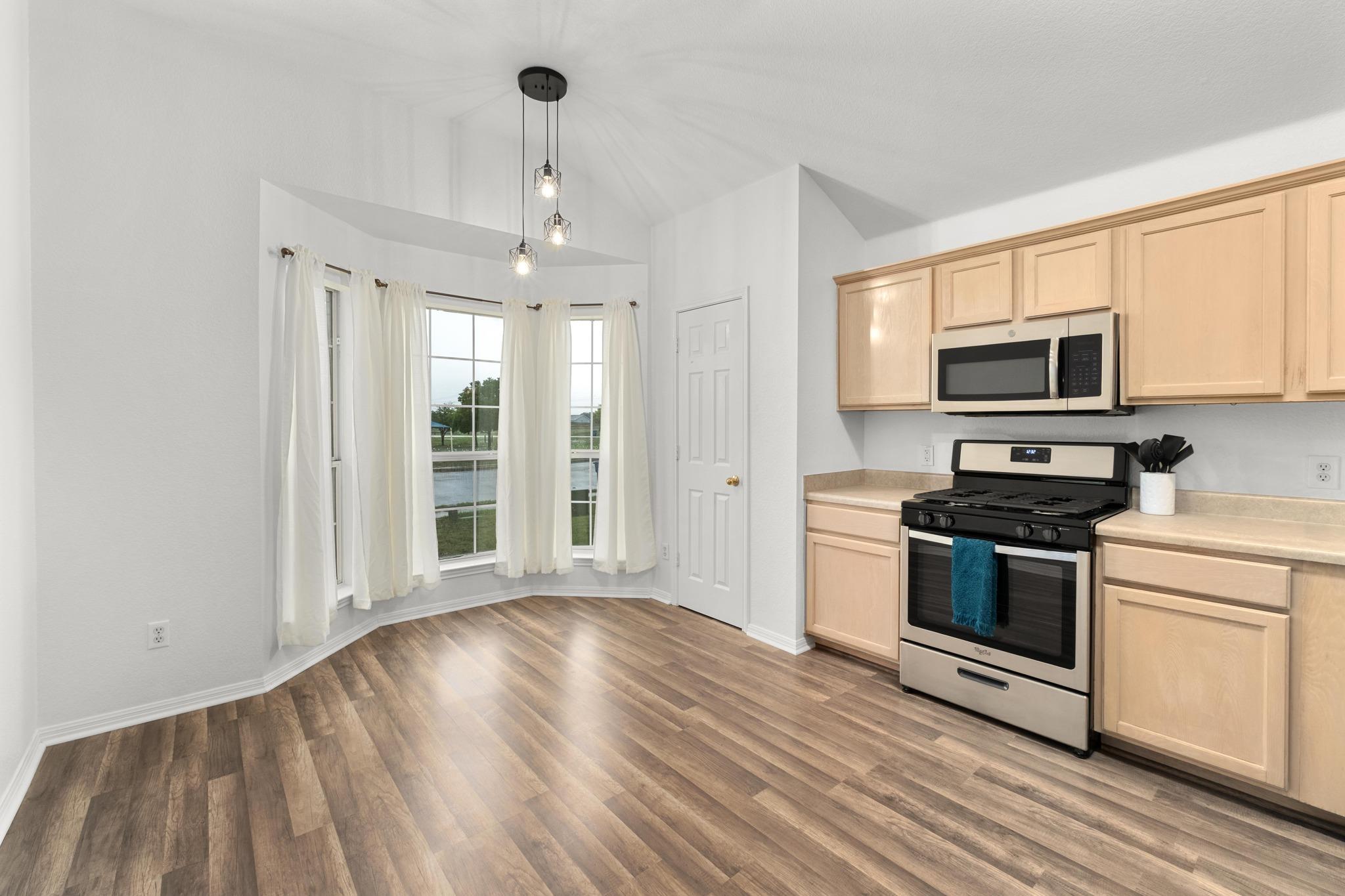 405 Thunderstorm Ave, Lockhart, TX 78644