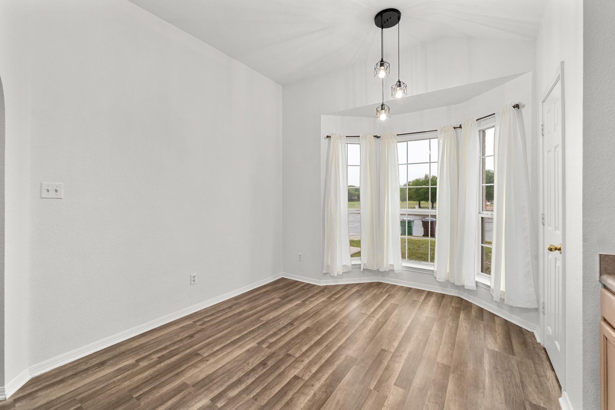 405 Thunderstorm Ave, Lockhart, TX 78644