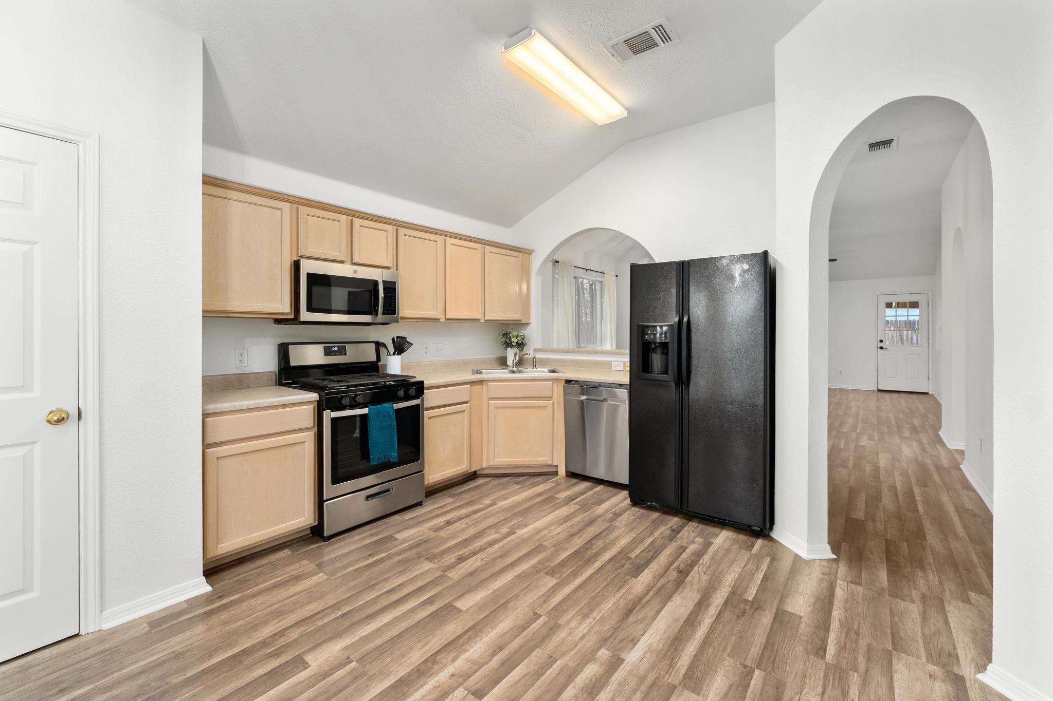 405 Thunderstorm Ave, Lockhart, TX 78644