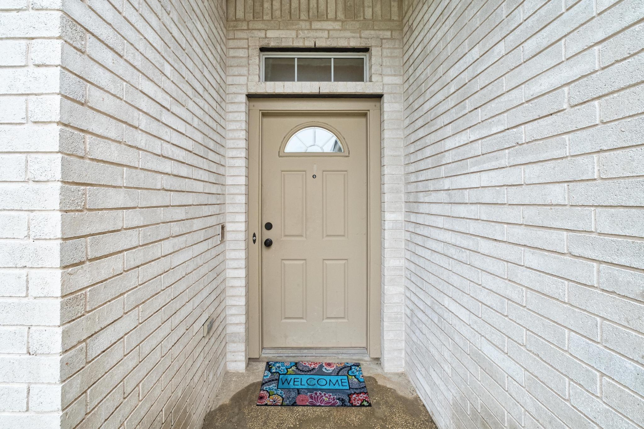 405 Thunderstorm Ave, Lockhart, TX 78644