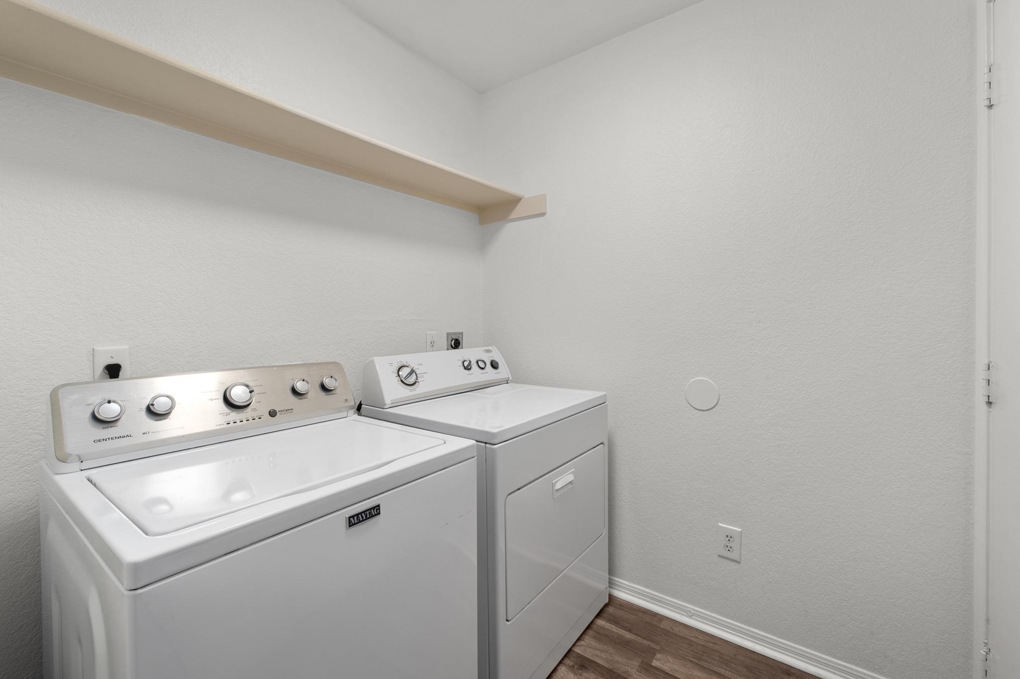 405 Thunderstorm Ave, Lockhart, TX 78644