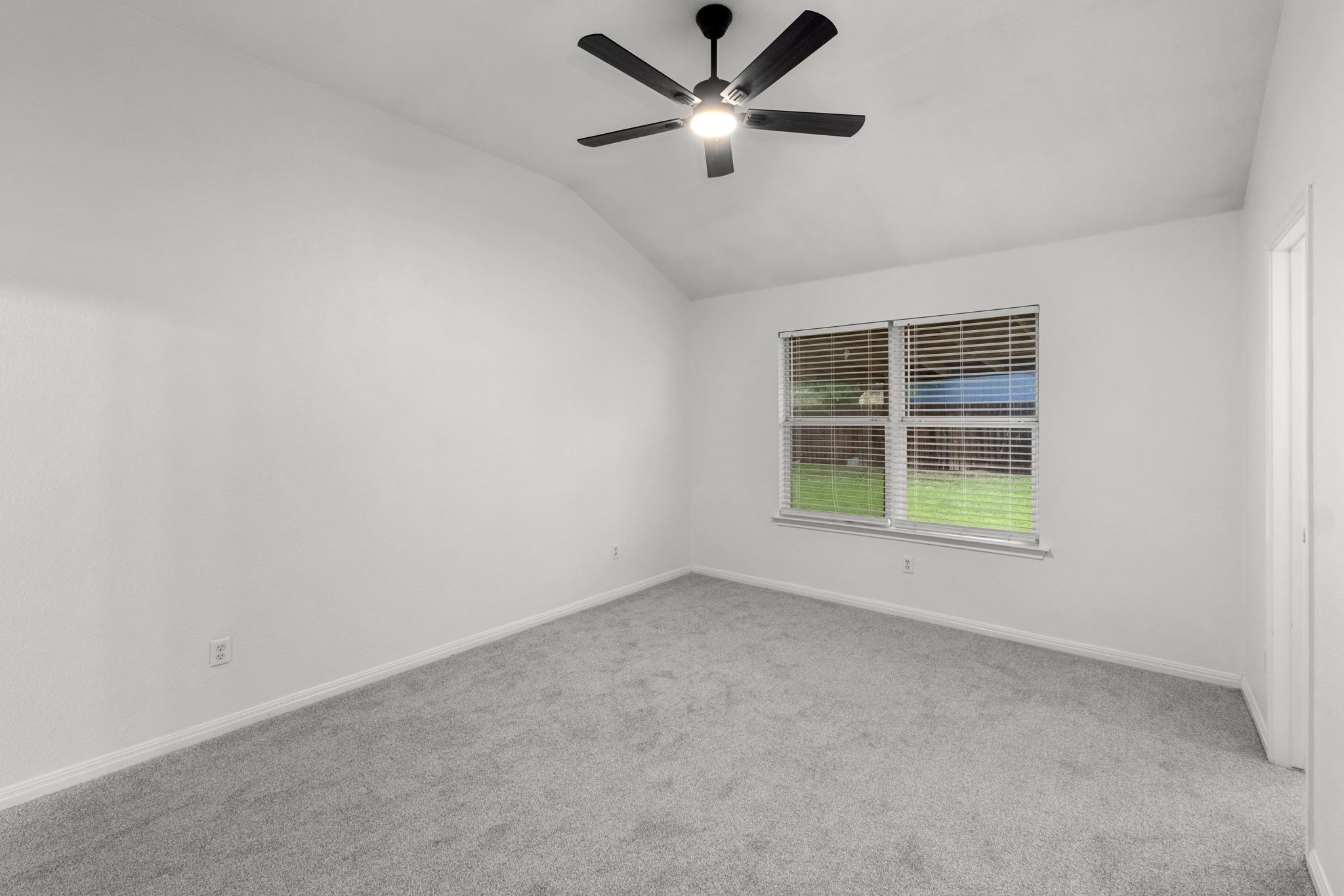 405 Thunderstorm Ave, Lockhart, TX 78644