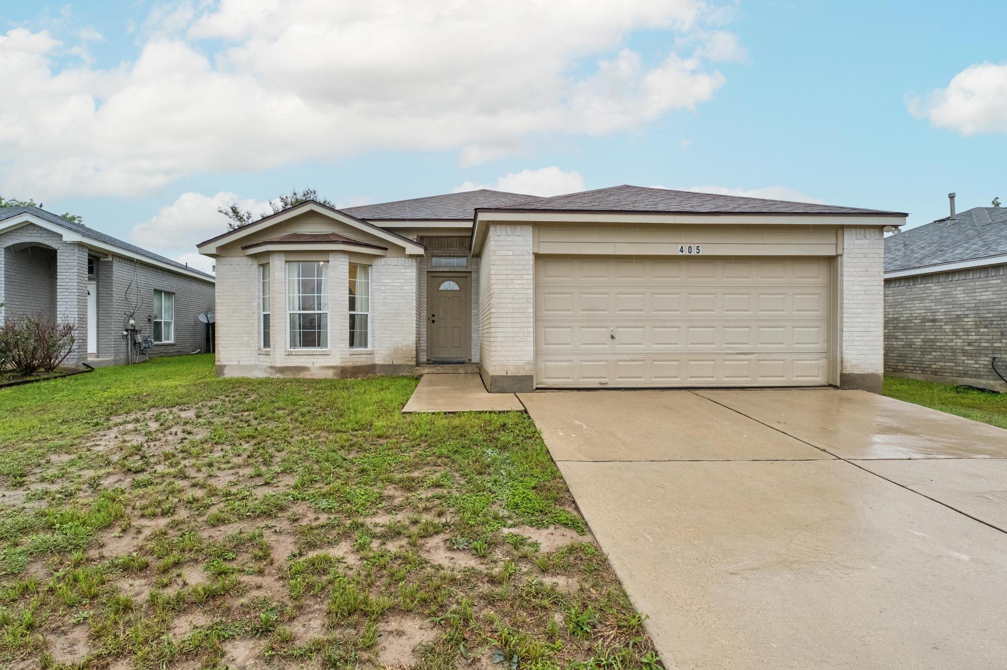 405 Thunderstorm Ave, Lockhart, TX 78644