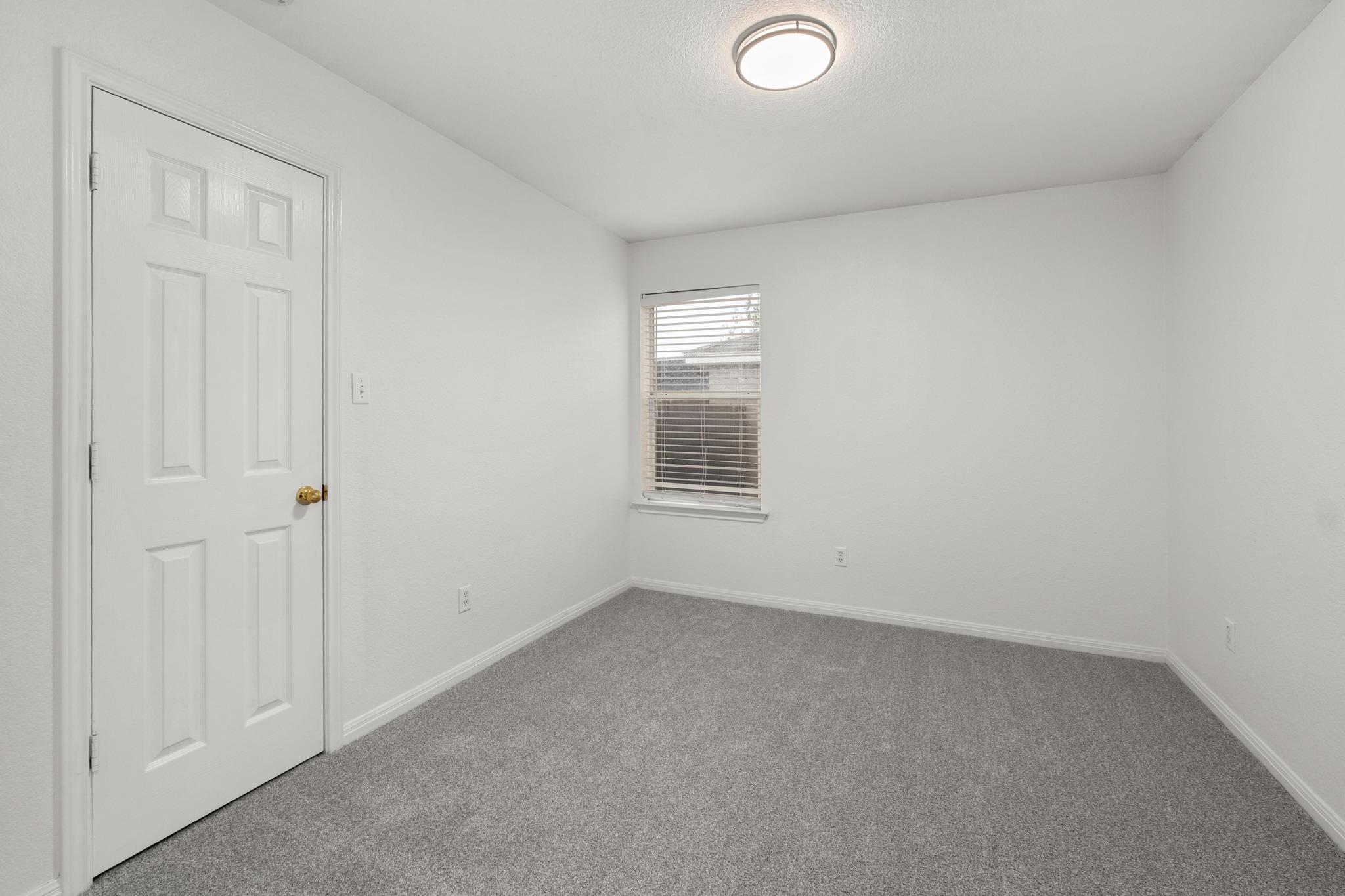 405 Thunderstorm Ave, Lockhart, TX 78644