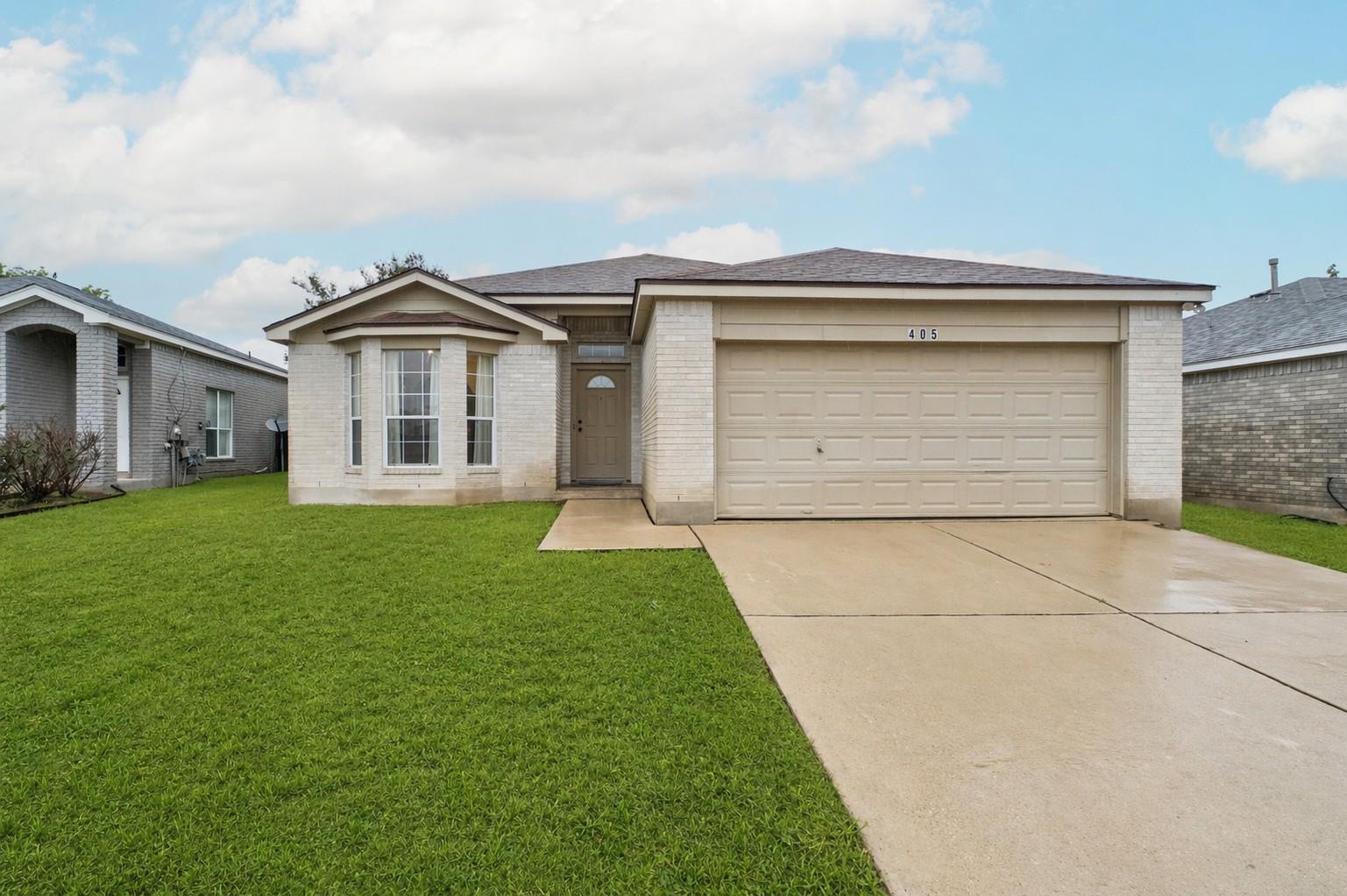 405 Thunderstorm Ave, Lockhart, TX 78644